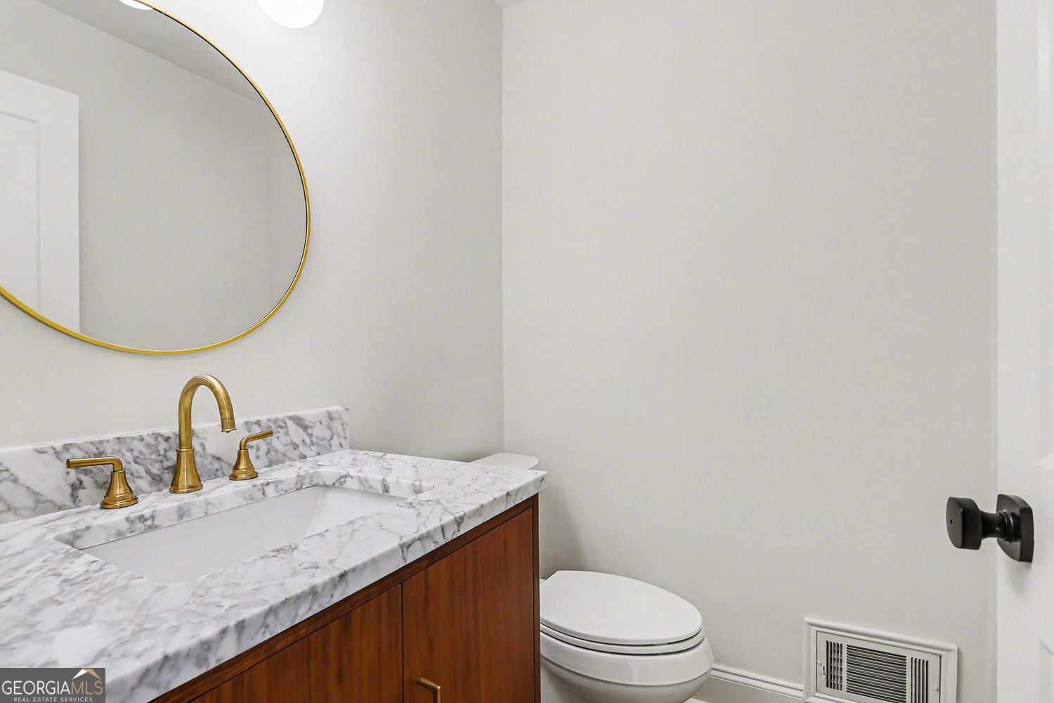 Atlanta, Georgia, 30345, United States, 4 Bedrooms Bedrooms, ,3 BathroomsBathrooms,Residential,For Sale,2007890