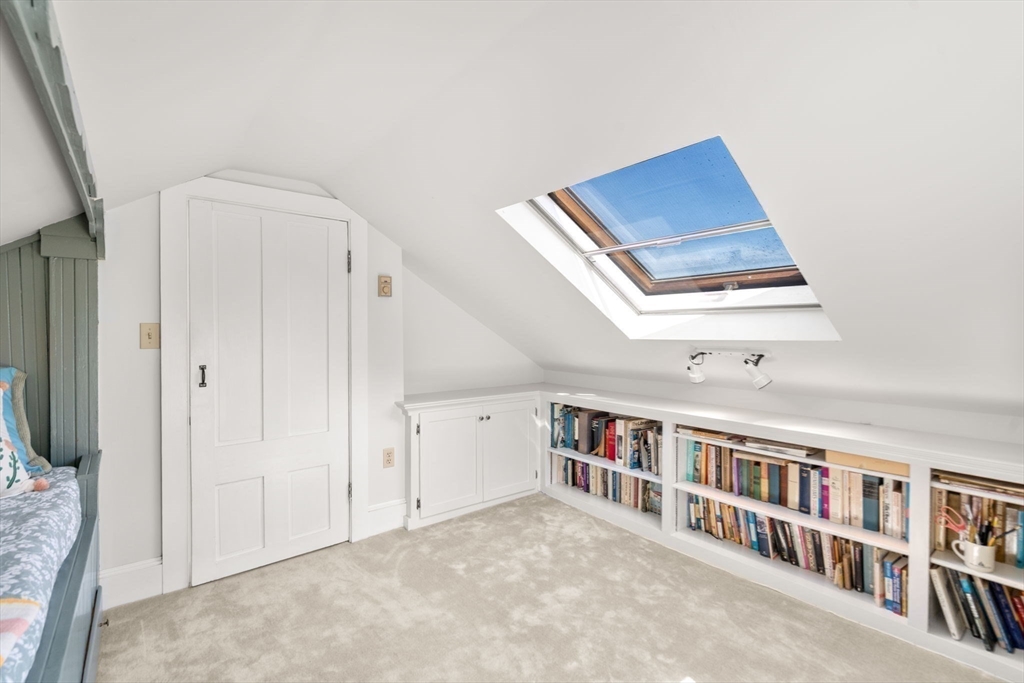 Cambridge, Massachusetts, 02139, United States, 3 Bedrooms Bedrooms, ,2 BathroomsBathrooms,Residential,For Sale,1940619