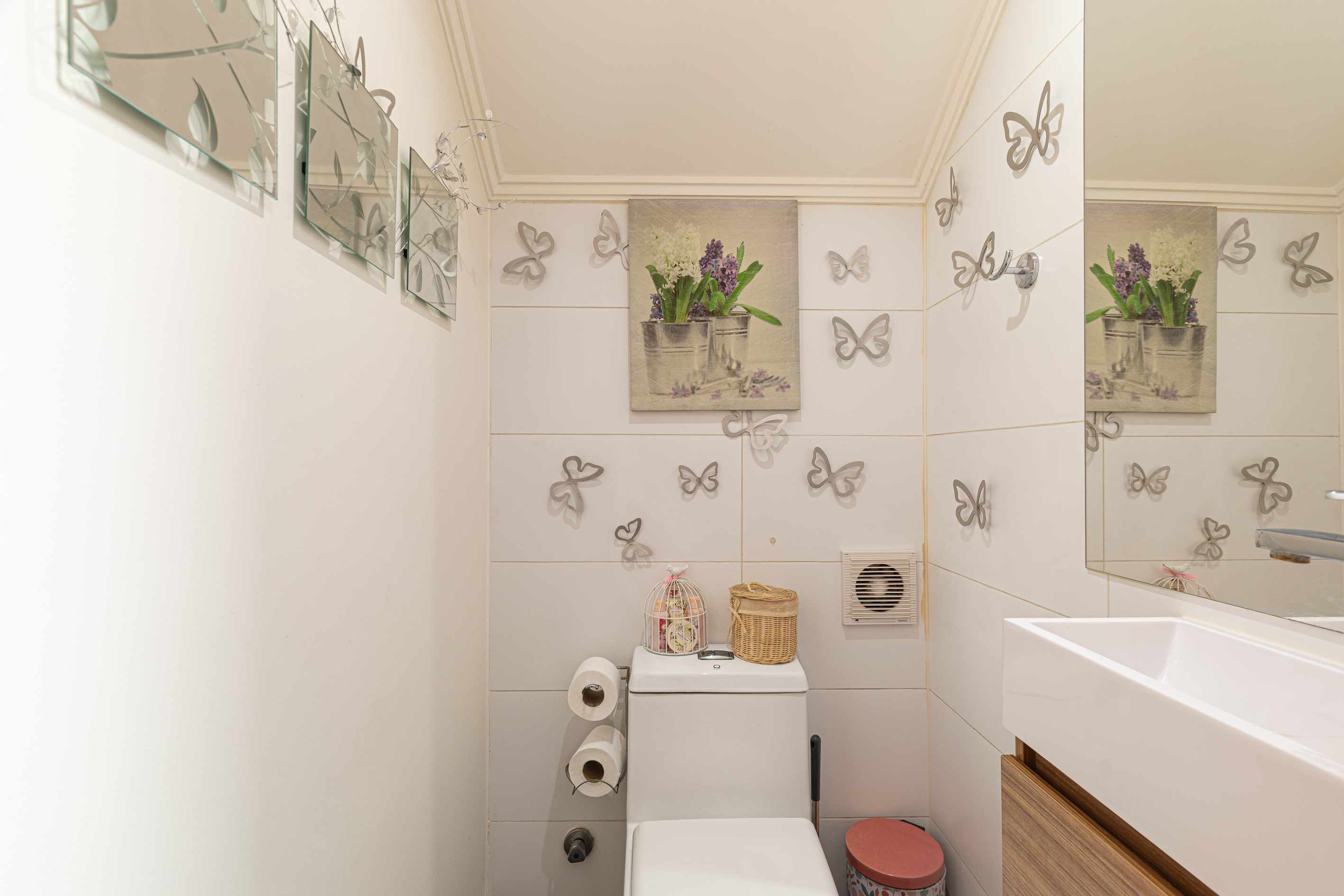  4-Bedroom Home in a Well-Established Gated Community - 物件實景