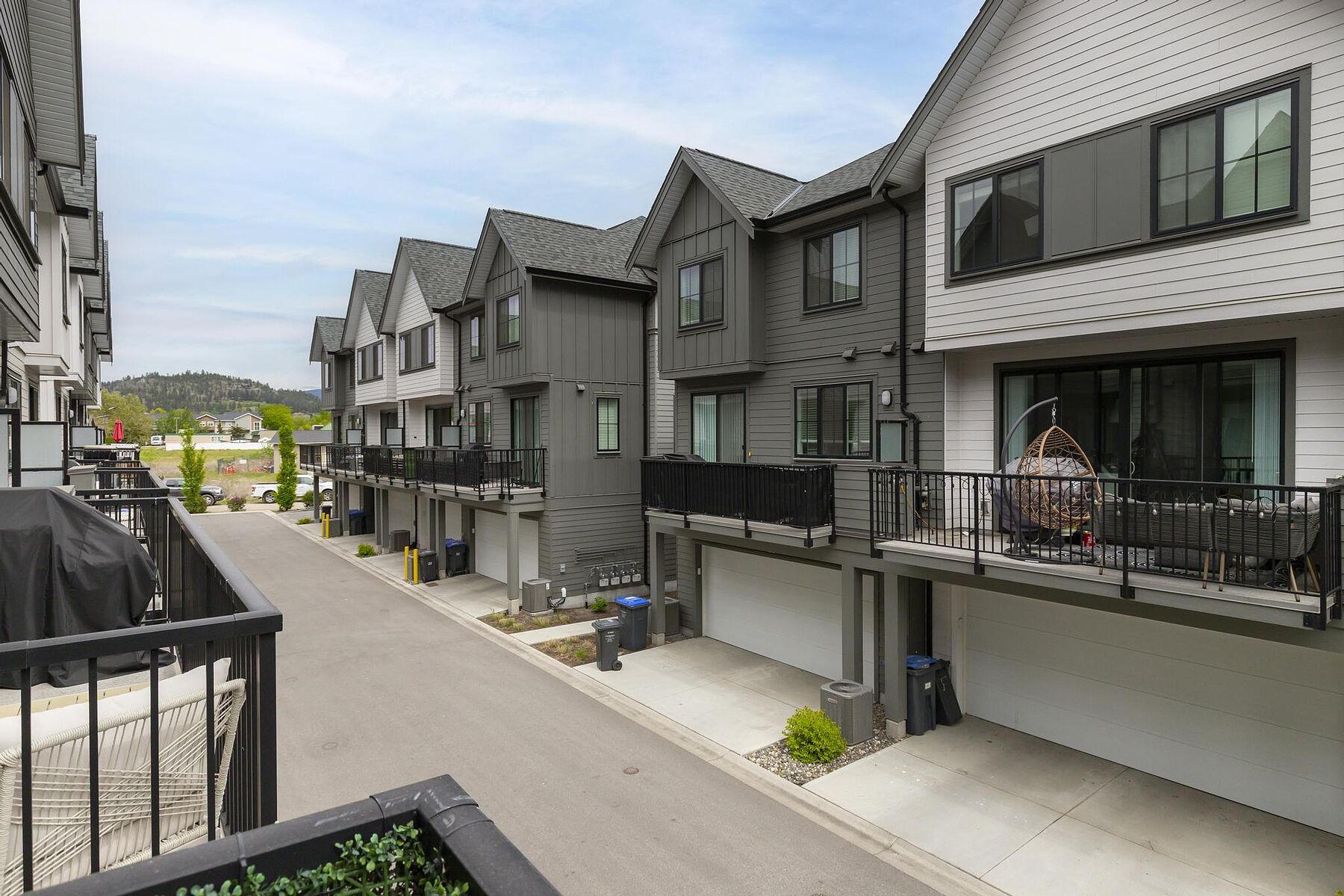  Modern Elegance in Glenmore - 物件實景