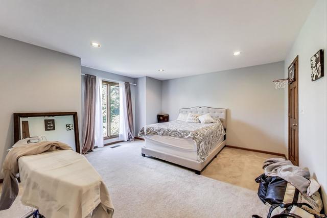Barrington, Illinois, 60010, United States, 5 Bedrooms Bedrooms, ,6 BathroomsBathrooms,Residential,For Sale,2048661