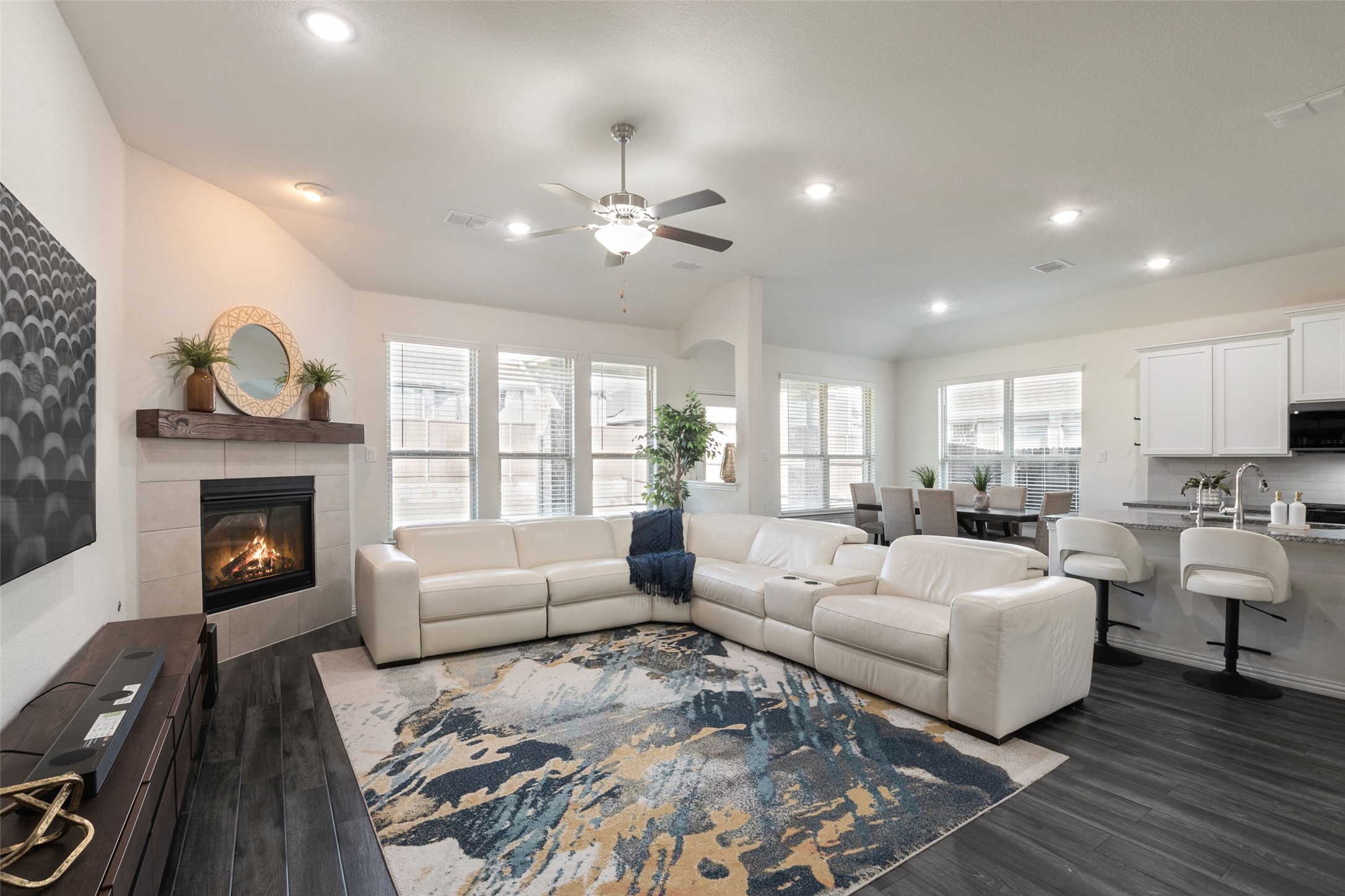 Little Elm, Texas, 75068, United States, 4 Bedrooms Bedrooms, ,4 BathroomsBathrooms,Residential,For Sale,1990975