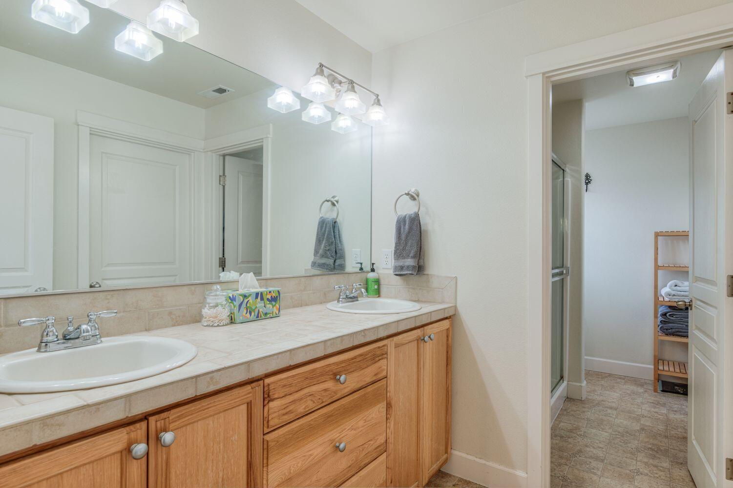 Redmond, Oregon, 97756, United States, 4 Bedrooms Bedrooms, ,3 BathroomsBathrooms,Residential,For Sale,1898439