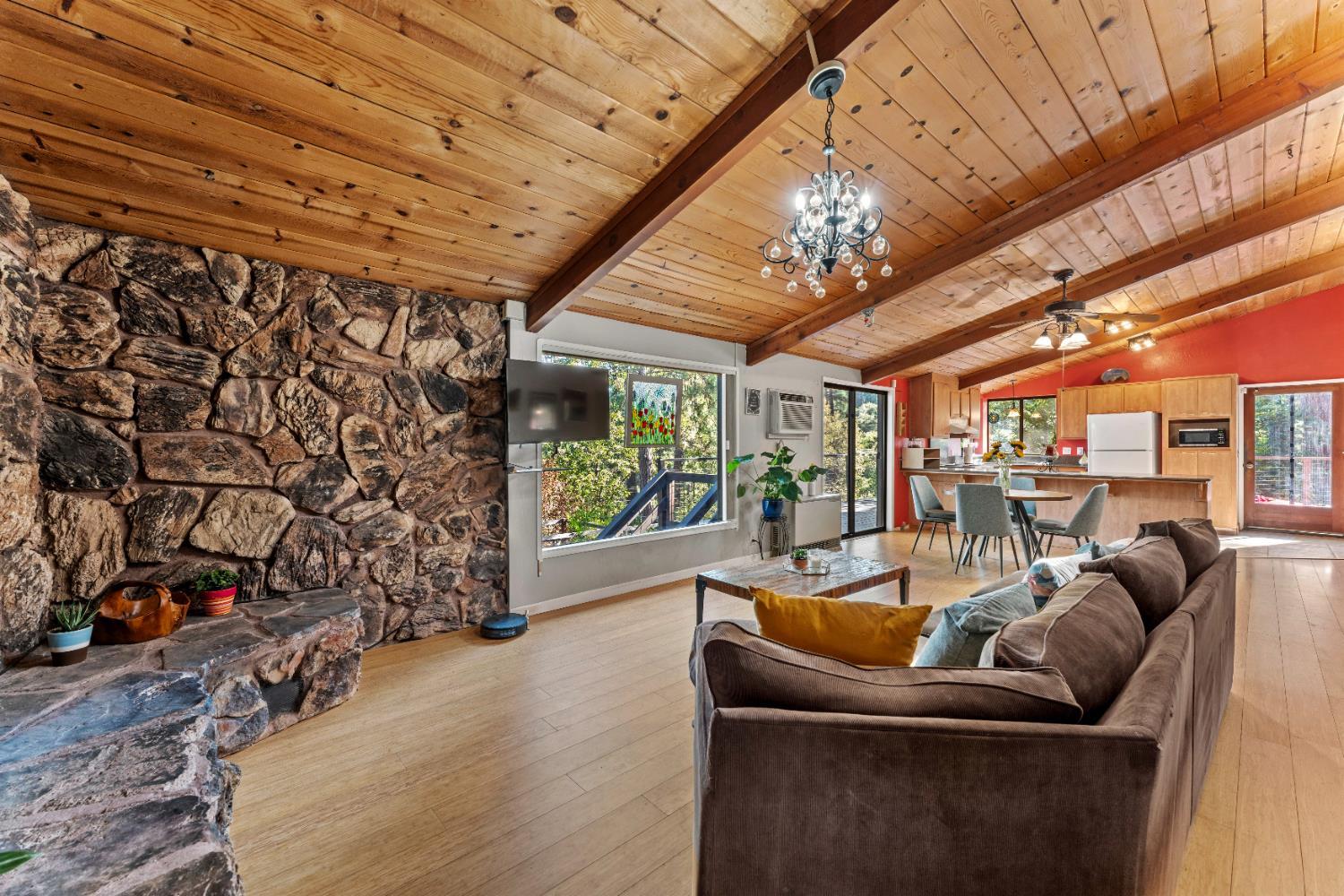 Colfax, California, 95713, United States, 3 Bedrooms Bedrooms, ,2 BathroomsBathrooms,Residential,For Sale,1940988