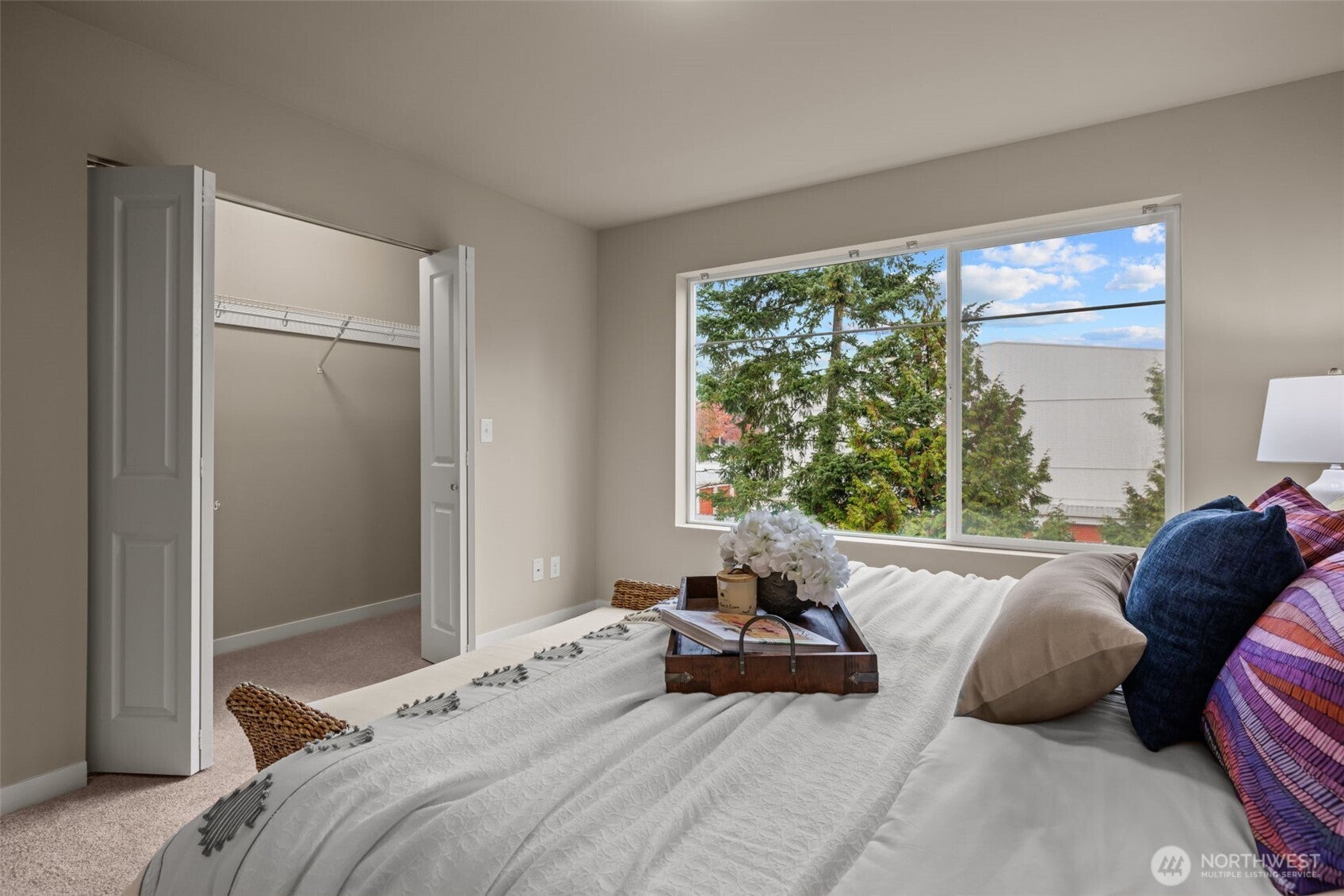 Everett, Washington, 98208, United States, 2 Bedrooms Bedrooms, ,2 BathroomsBathrooms,Residential,For Sale,1975996