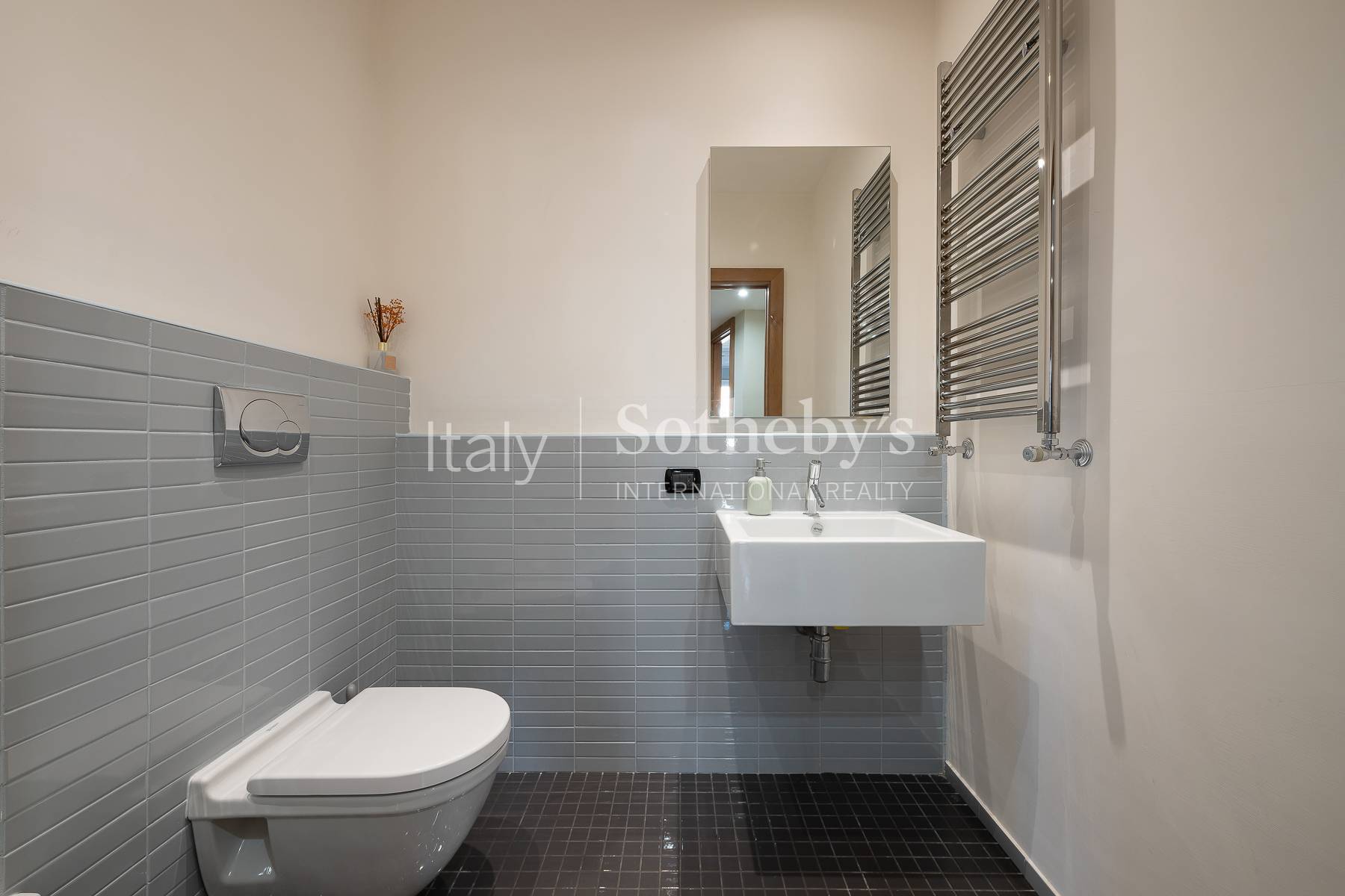  Elegant Liberty-Style Apartment on Via Monte Zebio - 物件實景