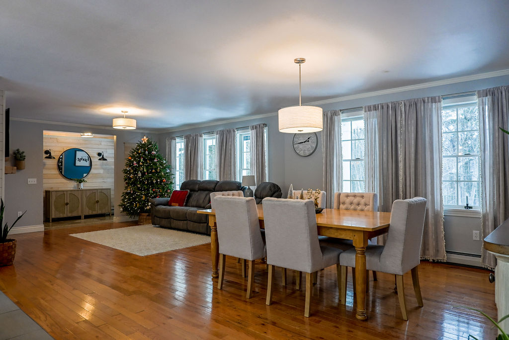 Sidney, Maine, 04330, United States, 3 Bedrooms Bedrooms, ,3 BathroomsBathrooms,Residential,For Sale,2007765