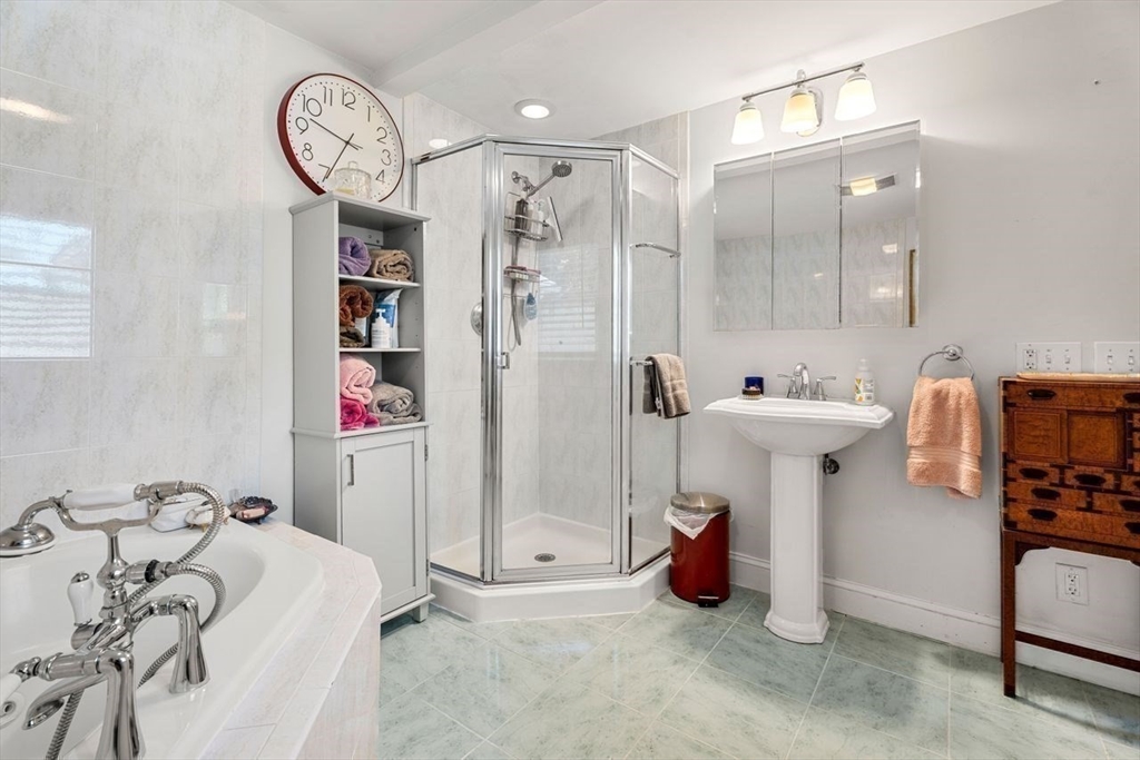 Marblehead, Massachusetts, 01945, United States, 4 Bedrooms Bedrooms, ,3 BathroomsBathrooms,Residential,For Sale,1903628