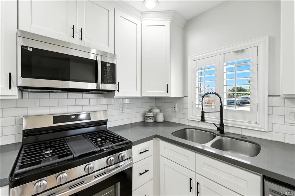 Paramount, California, 90723, United States, 4 Bedrooms Bedrooms, ,2 BathroomsBathrooms,Residential,For Sale,1935731
