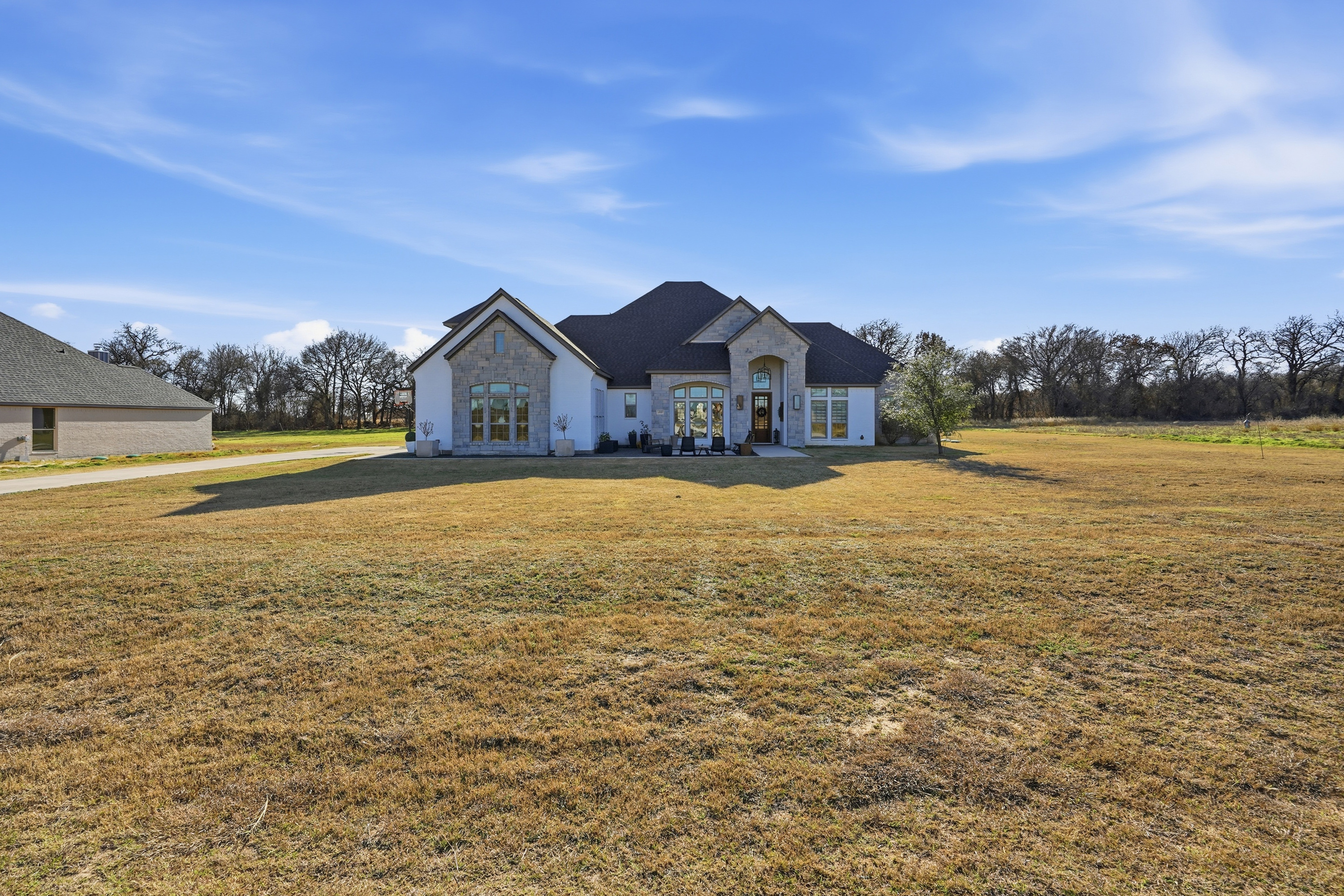  a private gated retreat where  luxury meets texas tranquility - 物件實景