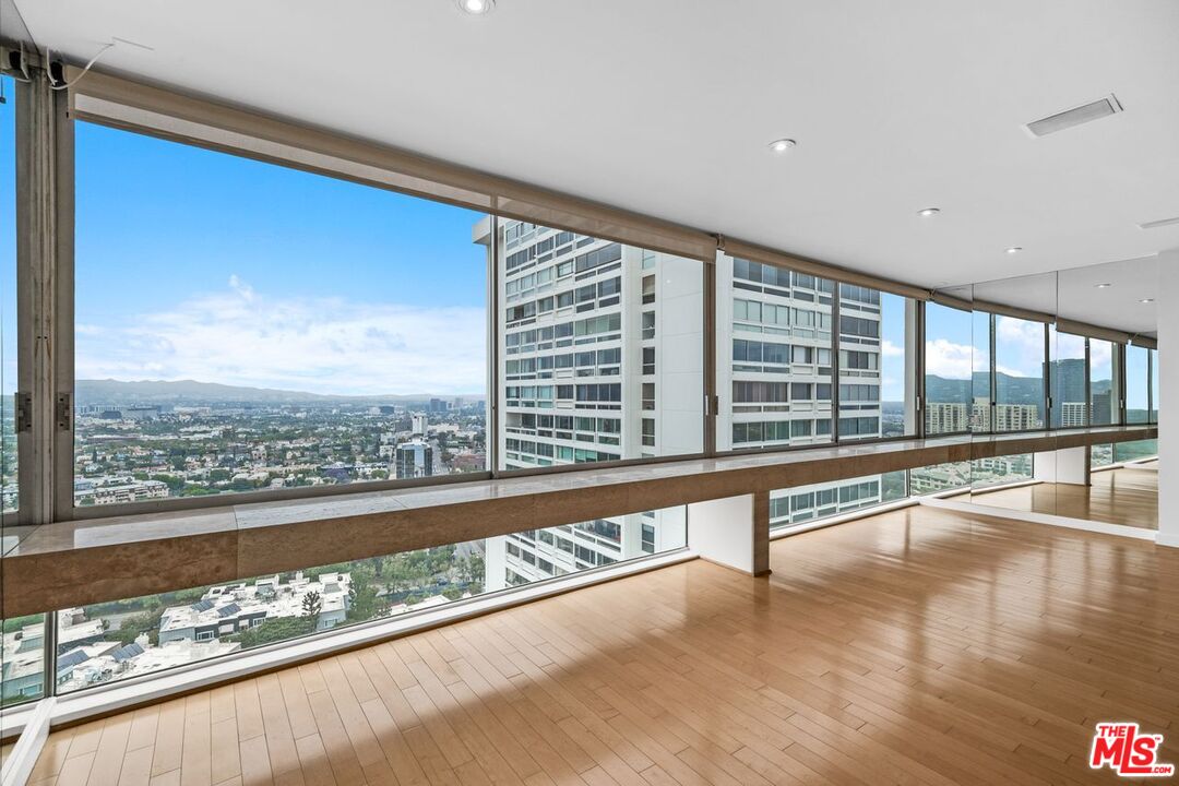 Los Angeles, California, 90067, United States, 1 Bedroom Bedrooms, ,1 BathroomBathrooms,Residential,For Sale,1850096