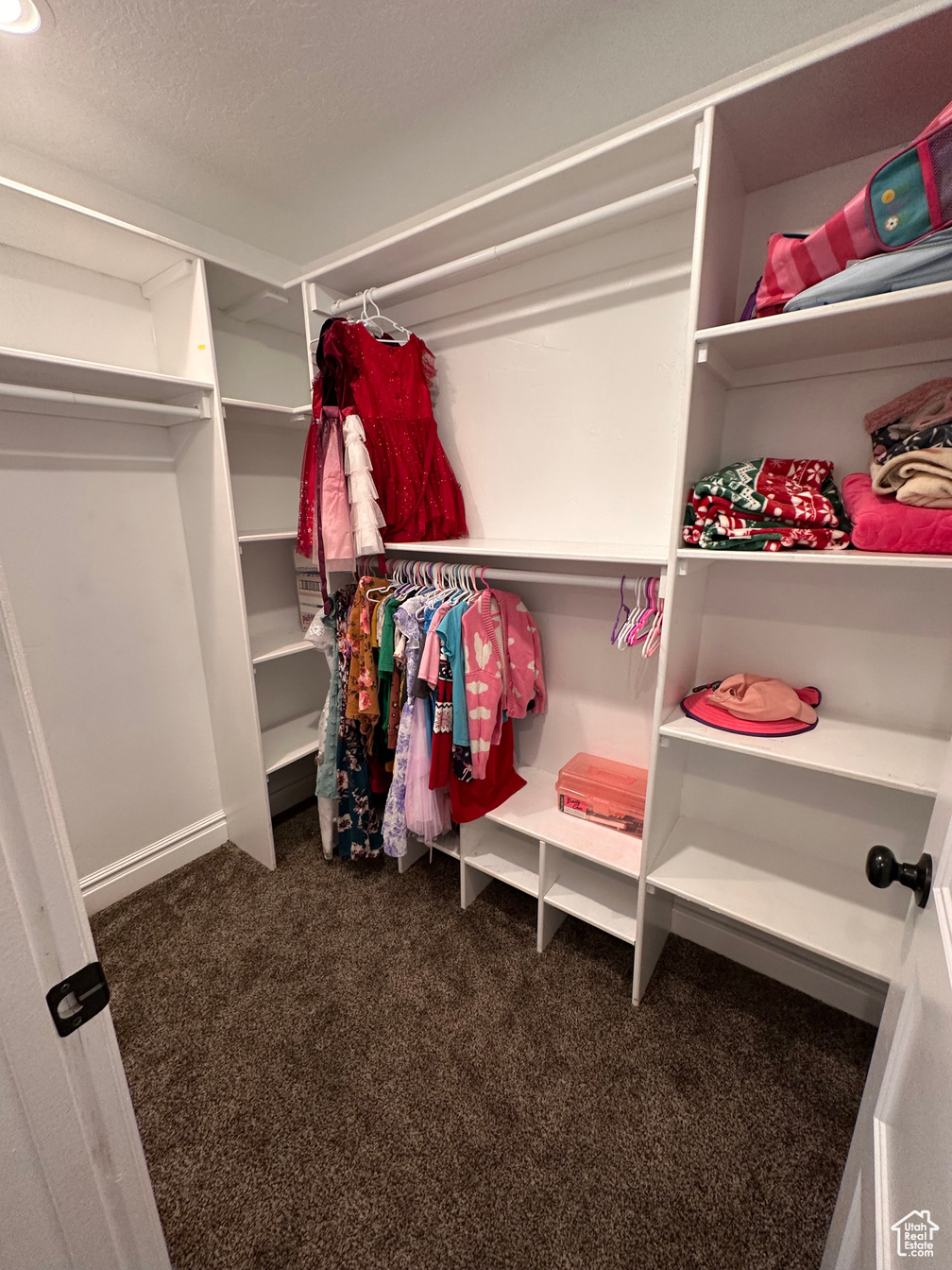 Roosevelt, Utah, 84066, United States, 6 Bedrooms Bedrooms, ,3 BathroomsBathrooms,Residential,For Sale,1976583