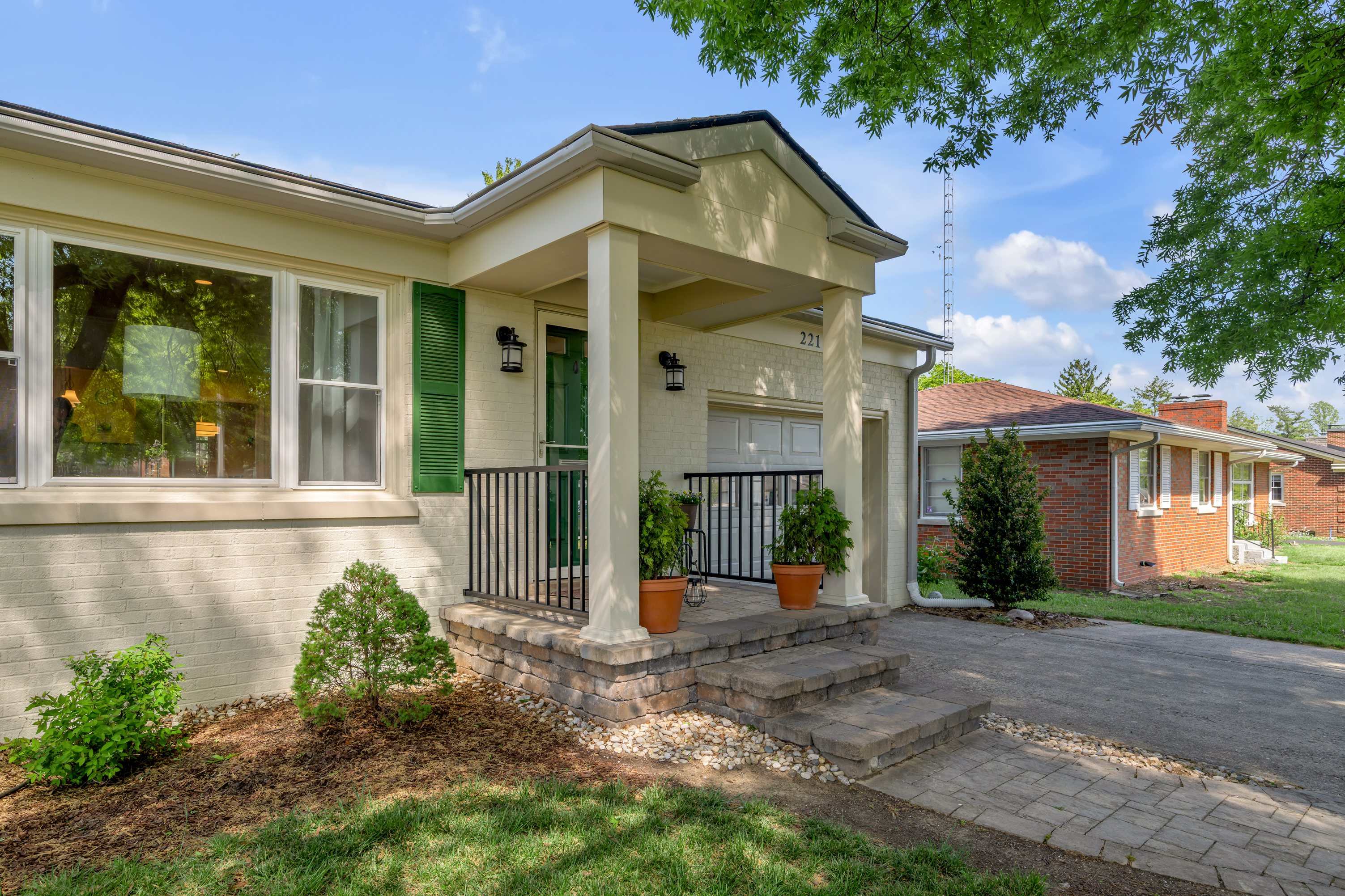  221 Greenbriar Road - 物件實景