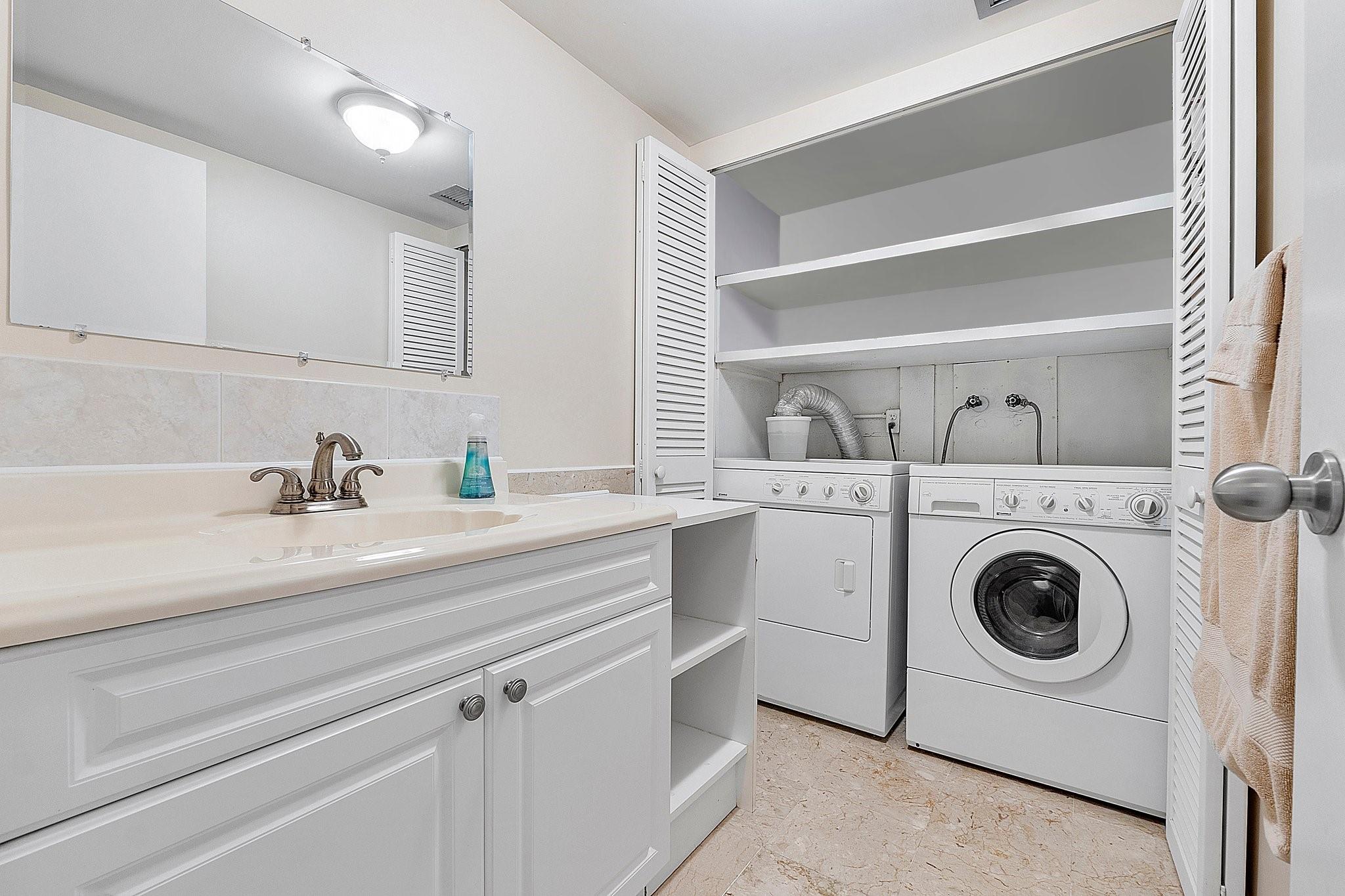 Pompano Beach, Florida, 33062, United States, 2 Bedrooms Bedrooms, ,2 BathroomsBathrooms,Residential,For Sale,1974558