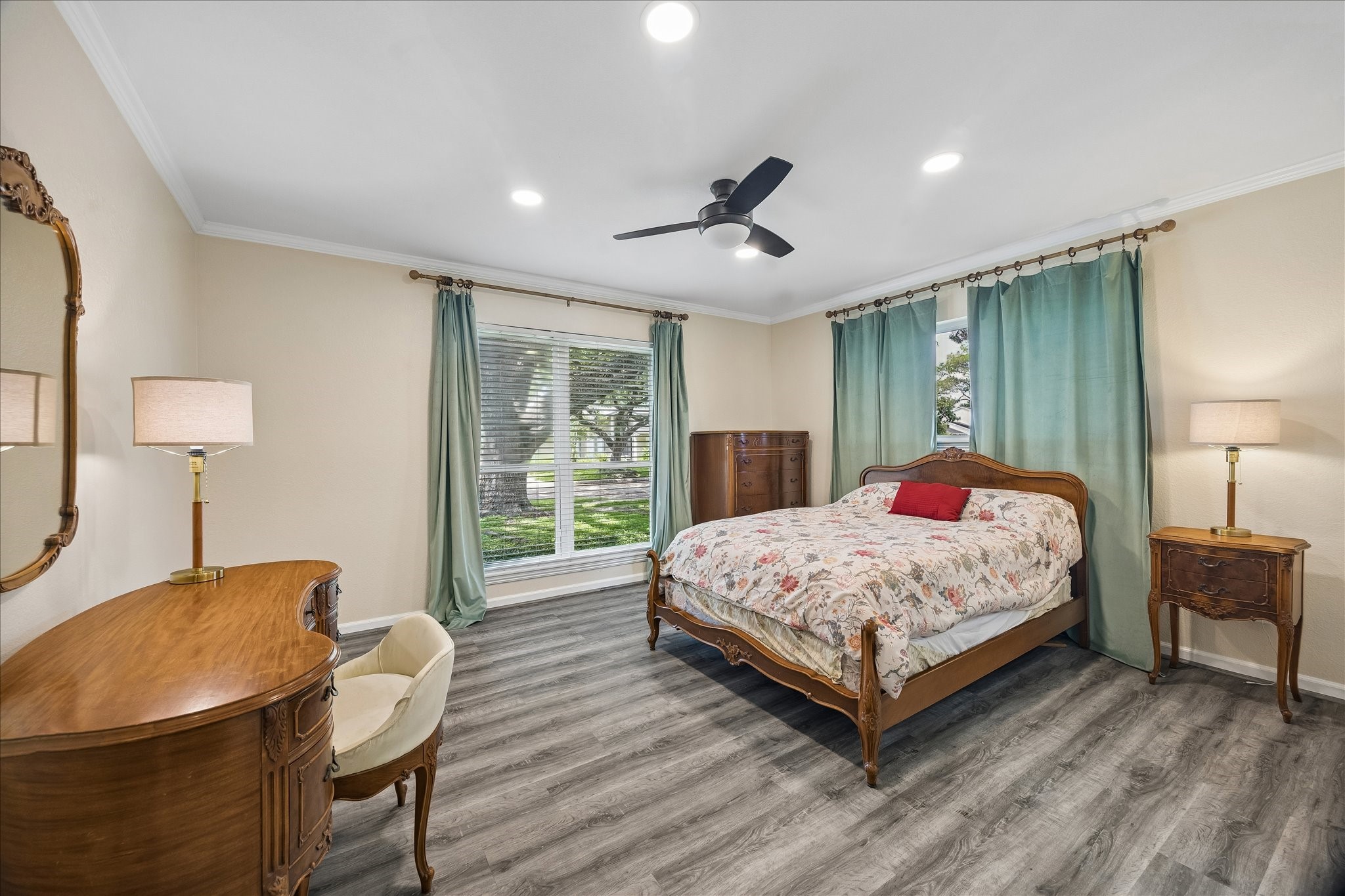  5243 Caversham Drive - 物件實景