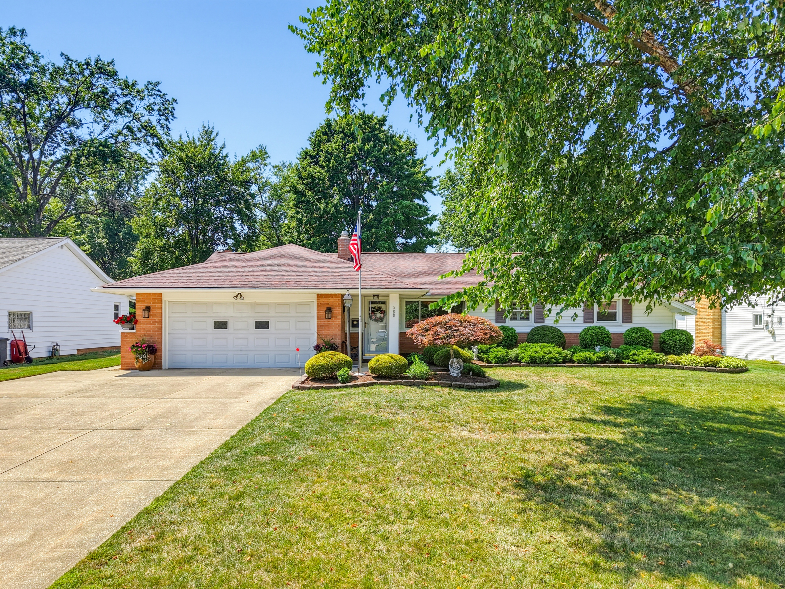 Cranbrook Dr, Cleveland, OH 44143