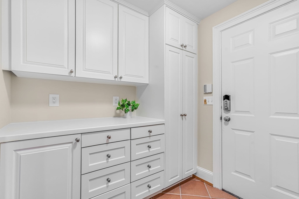 Brookline, Massachusetts, 02446, United States, 6 Bedrooms Bedrooms, ,4 BathroomsBathrooms,Residential,For Sale,1921291
