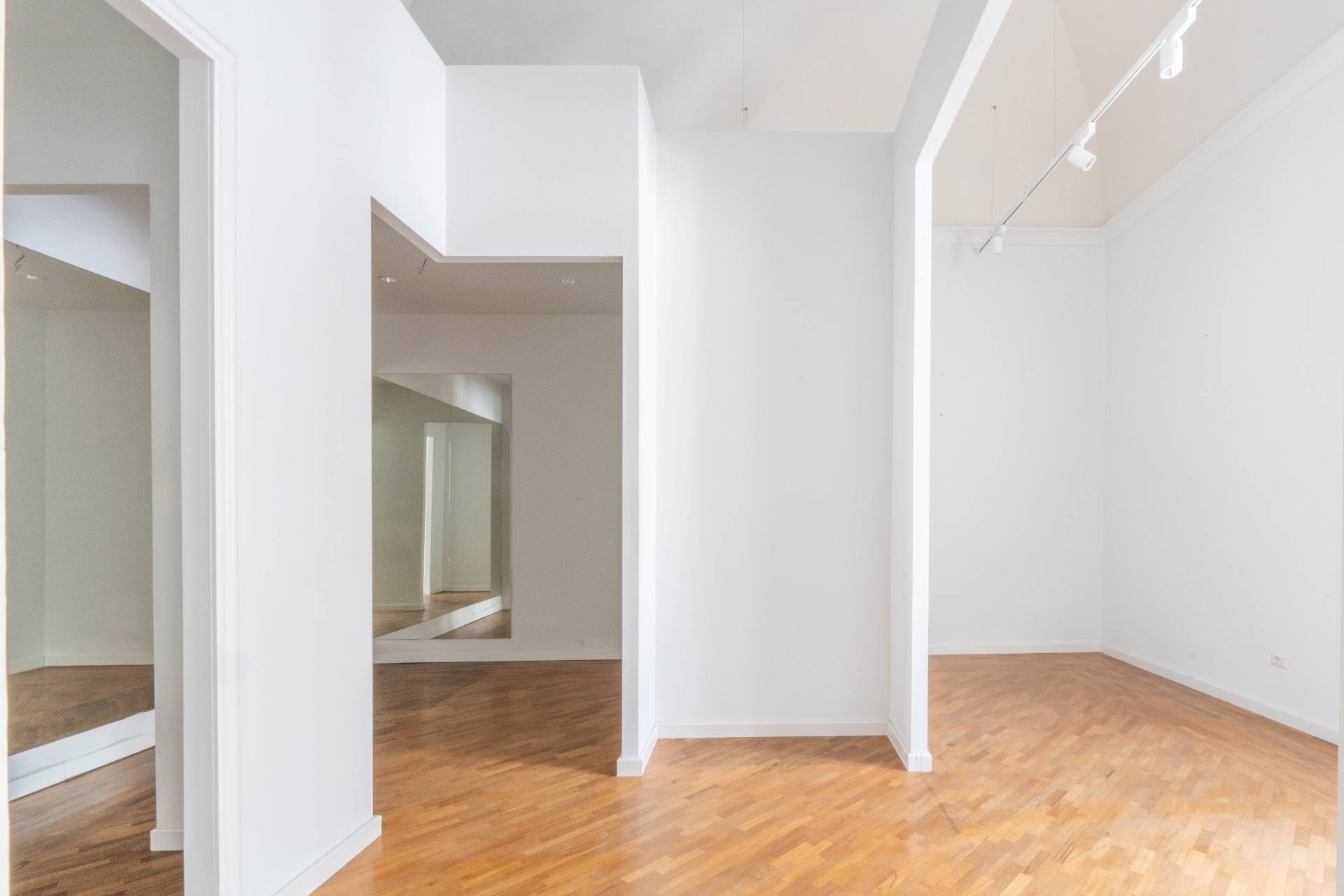 Piazza Anime / Corso Roma, Brindisi, Brindisi, 72100, IT, 8 Bedrooms Bedrooms, ,2 BathroomsBathrooms,Residential,For Sale,Piazza Anime / Corso Roma,1629554