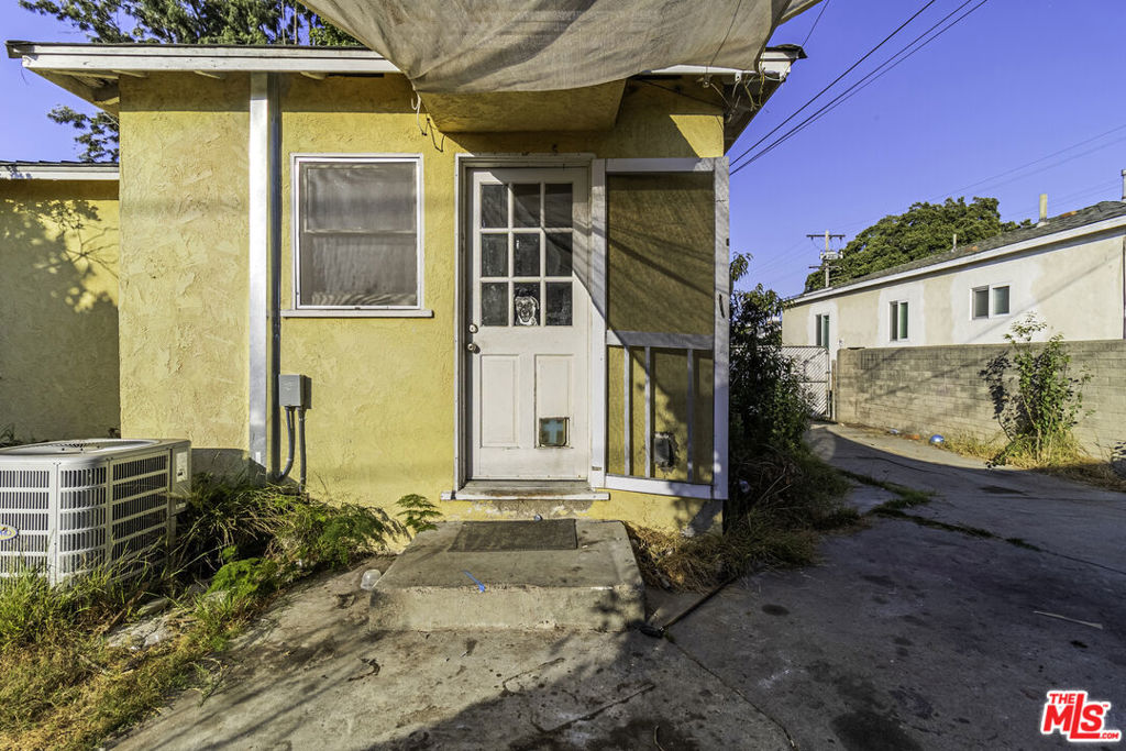 2843 Stoner Avenue, Los Angeles, California, 90064, United States, 3 Bedrooms Bedrooms, ,1 BathroomBathrooms,Residential,For Sale,2843 Stoner Avenue,1632874