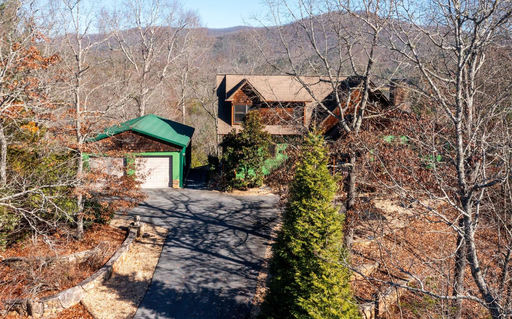 Hiawassee, Georgia, 30546, United States, 3 Bedrooms Bedrooms, ,3 BathroomsBathrooms,Residential,For Sale,1944603