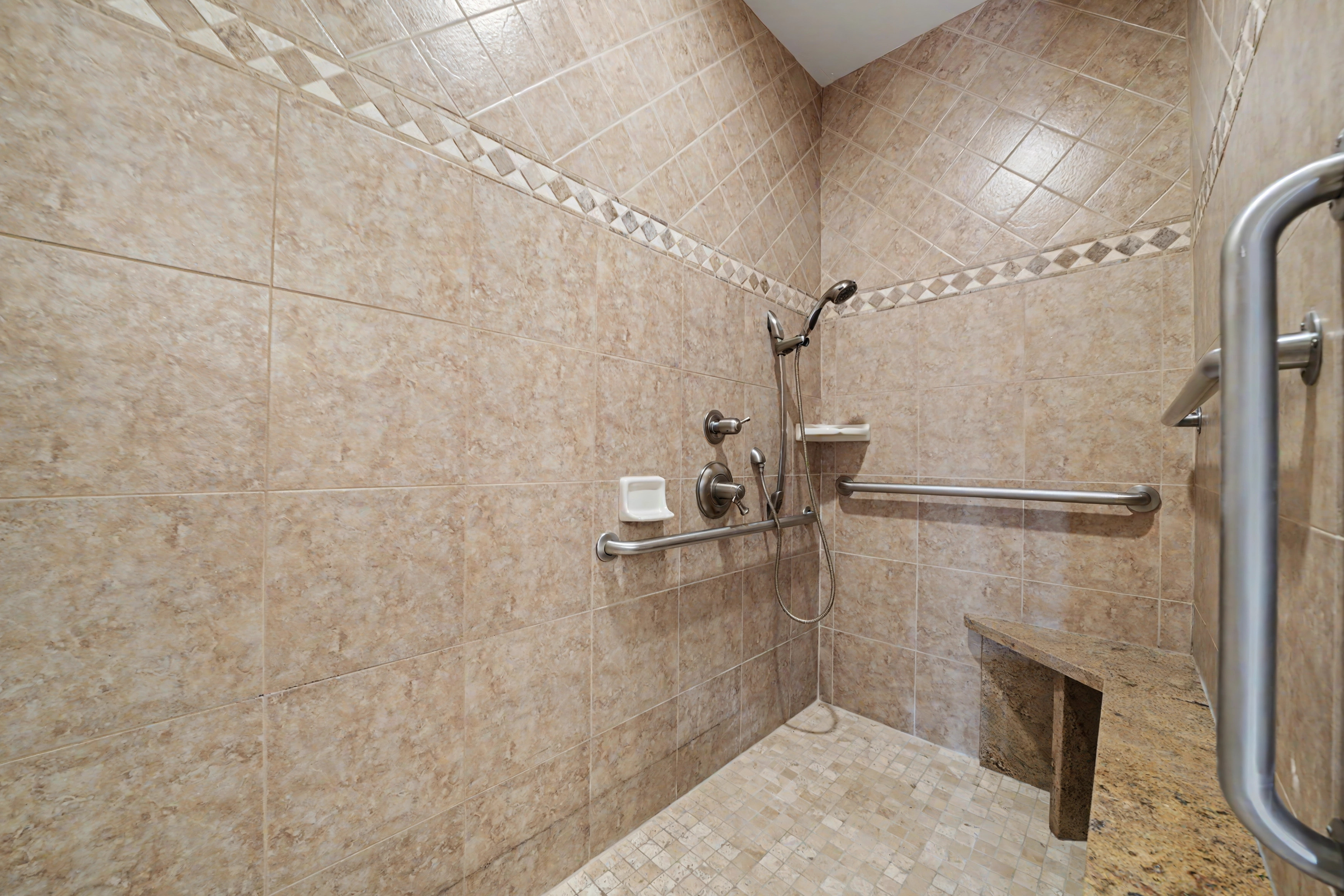  40 Acres - Fully Wheelchair Accessible - Indoor Pool - 物件實景