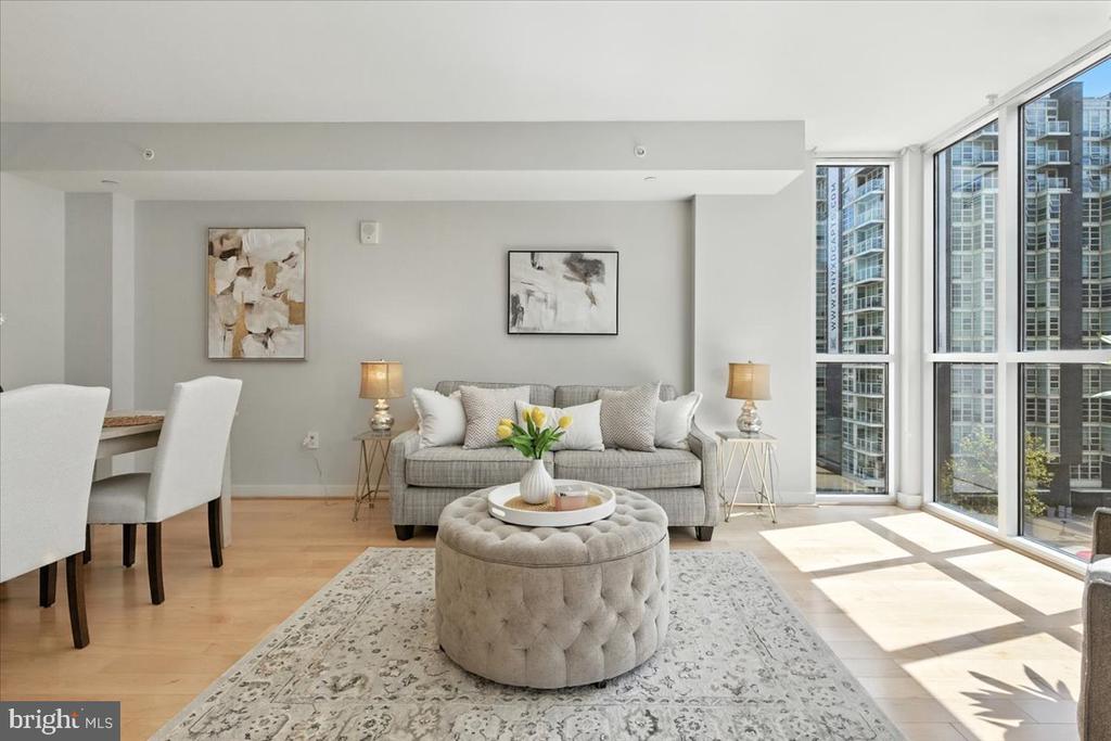 Washington, District of Columbia, 20003, United States, 2 Bedrooms Bedrooms, ,2 BathroomsBathrooms,Residential,For Sale,1974784