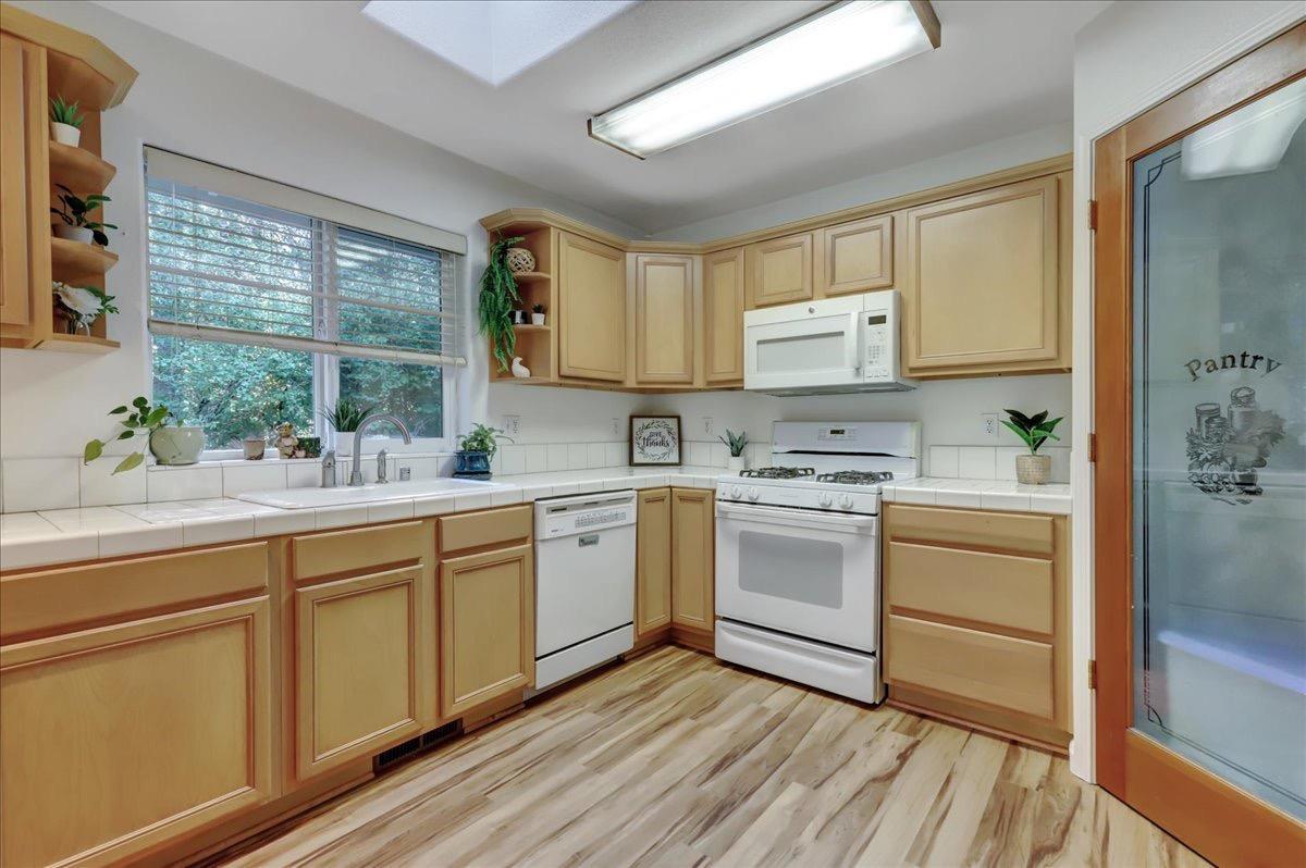17377 Broken Arrow Place, Nevada City, California, 95959, United States, 4 Bedrooms Bedrooms, ,2 BathroomsBathrooms,Residential,For Sale,17377 Broken Arrow Place,1589924