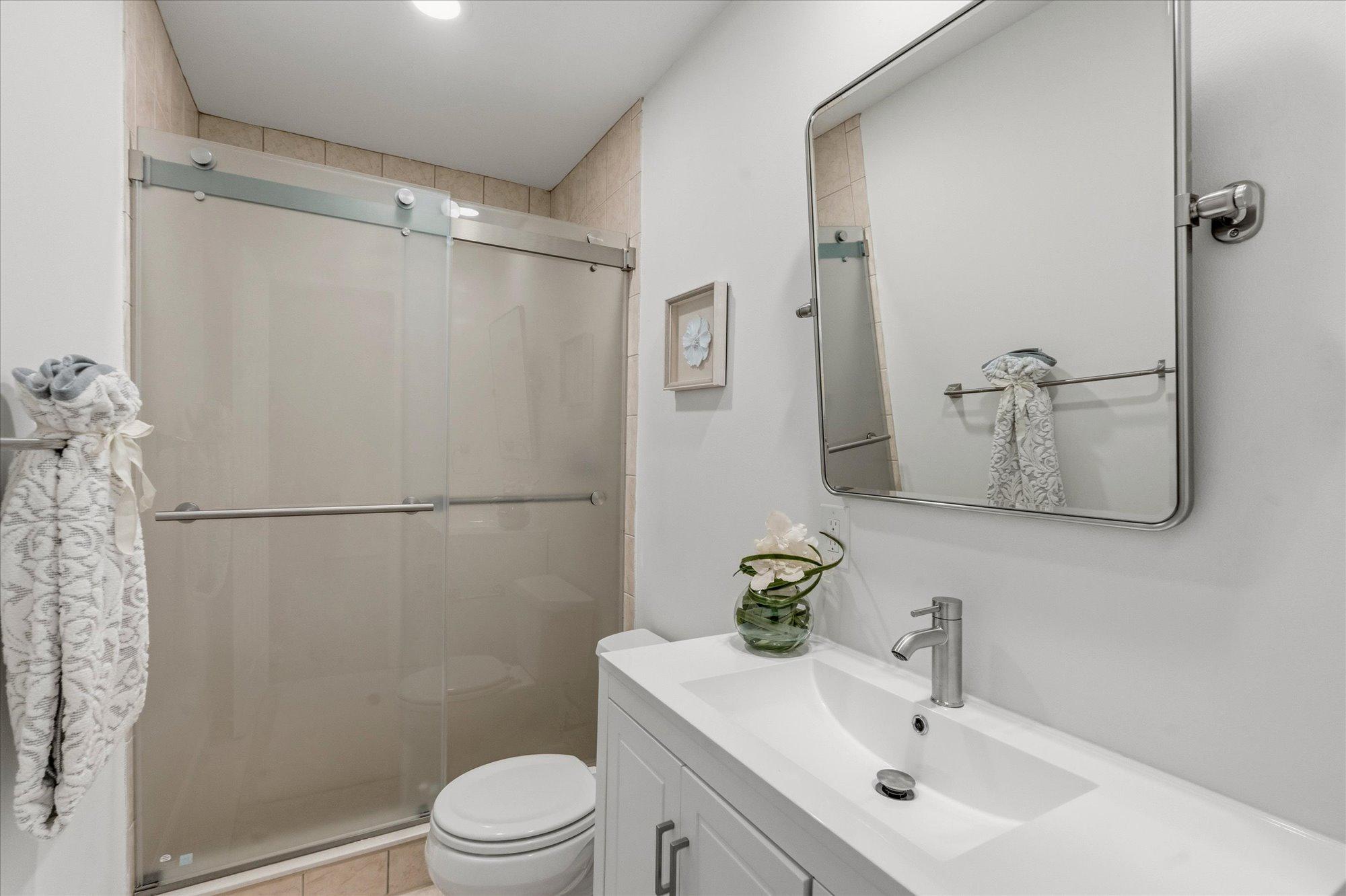  8022 Cypress Grove Lane, Cabin John, MD, 20818 - 物件實景