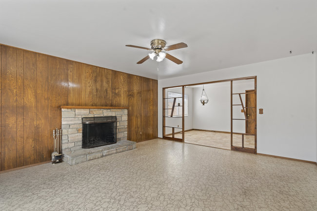Hollister, California, 95023, United States, 3 Bedrooms Bedrooms, ,2 BathroomsBathrooms,Residential,For Sale,1942638