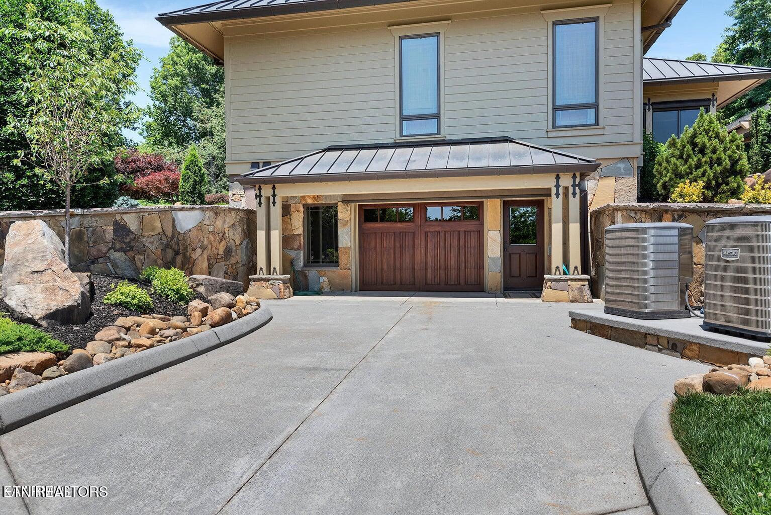 Louisville, Tennessee, 37777, United States, 3 Bedrooms Bedrooms, ,4 BathroomsBathrooms,Residential,For Sale,1995575