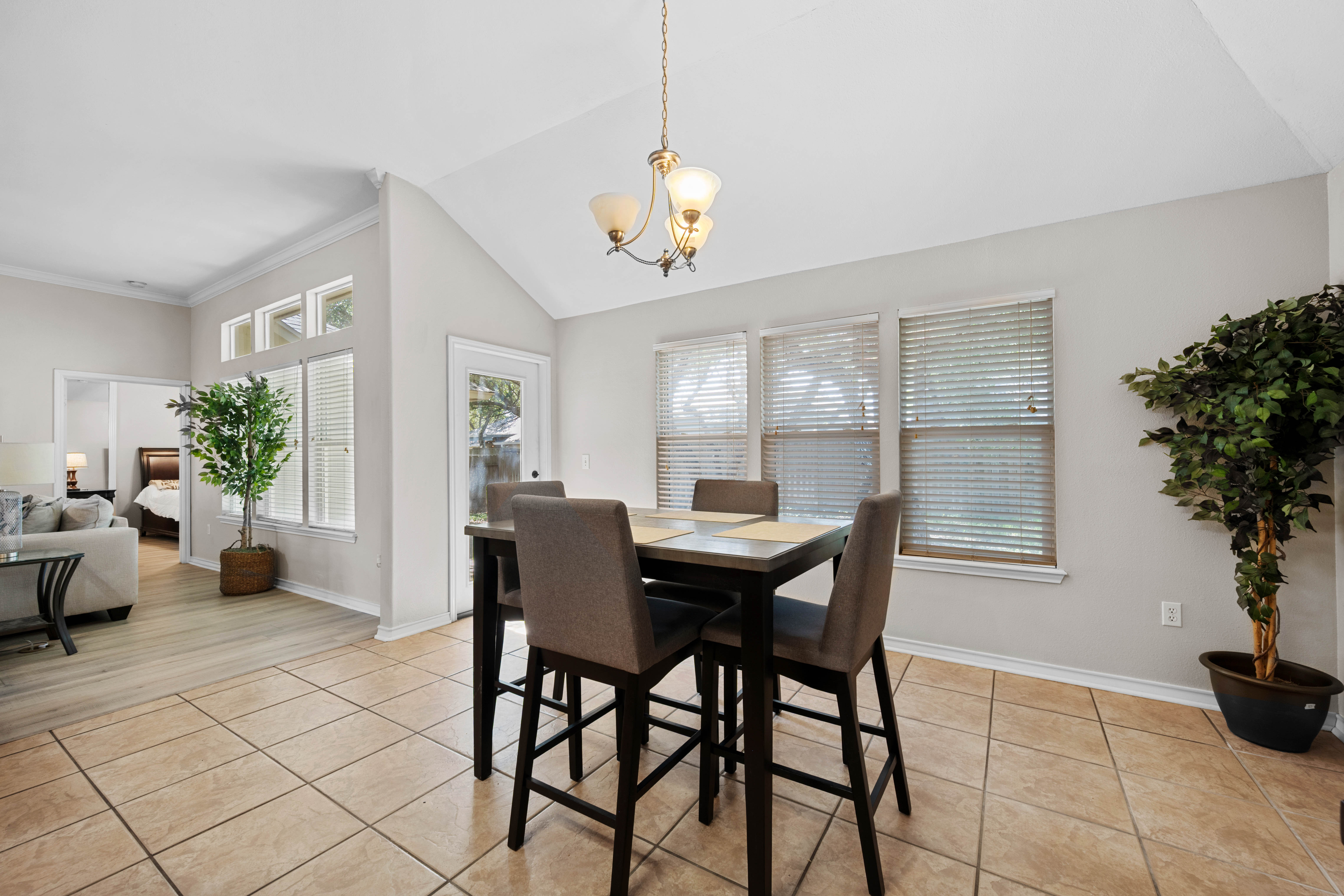  Spacious Home in Whistlers Cove - 物件實景