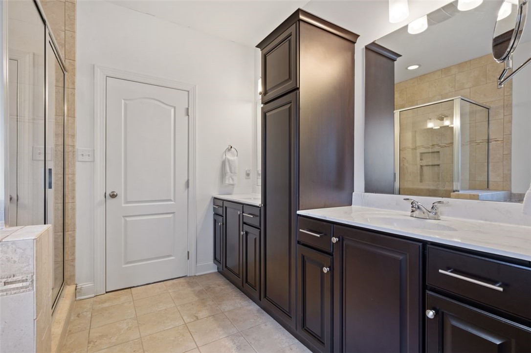 Bridgeville, Pennsylvania, 15017, United States, 4 Bedrooms Bedrooms, ,4 BathroomsBathrooms,Residential,For Sale,1753303