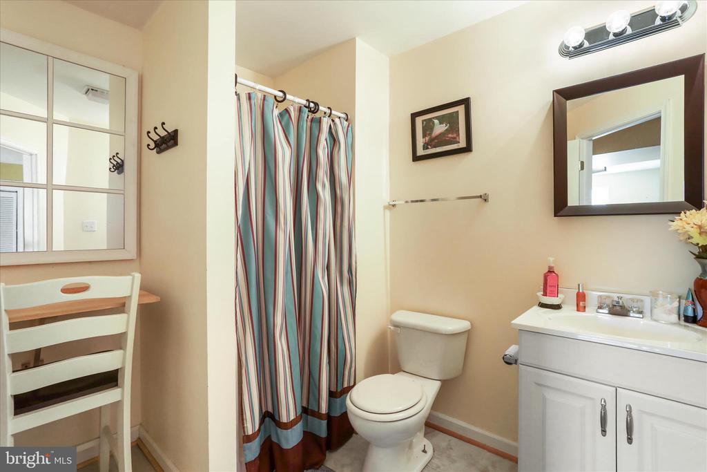 Front Royal, Virginia, 22630, United States, 4 Bedrooms Bedrooms, ,4 BathroomsBathrooms,Residential,For Sale,1994822