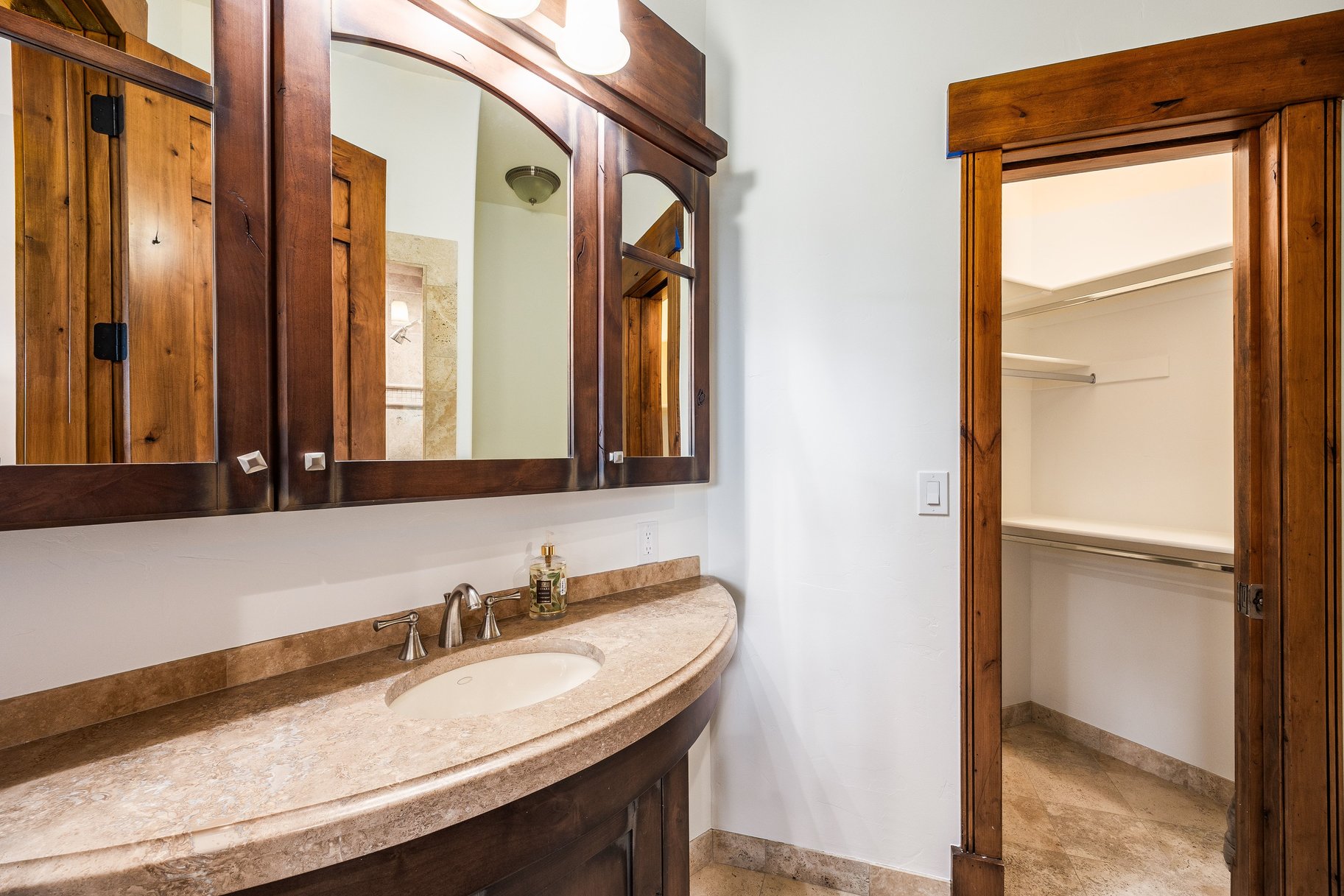  Spacious Glenwild Home with Resort Views, Private Guest Suite and Expansive Yard - 物件實景