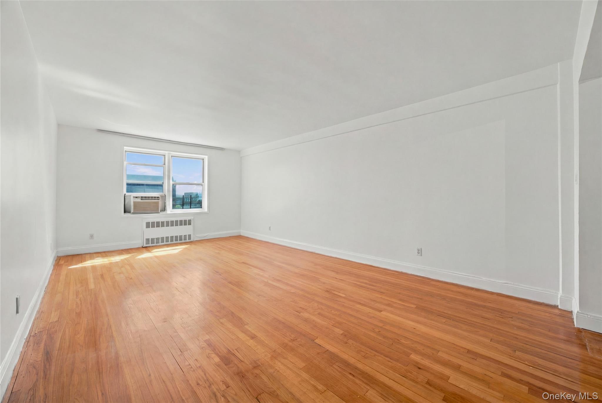  72-10 112 Street, Forest Hills, NY, 11375 - 物件實景