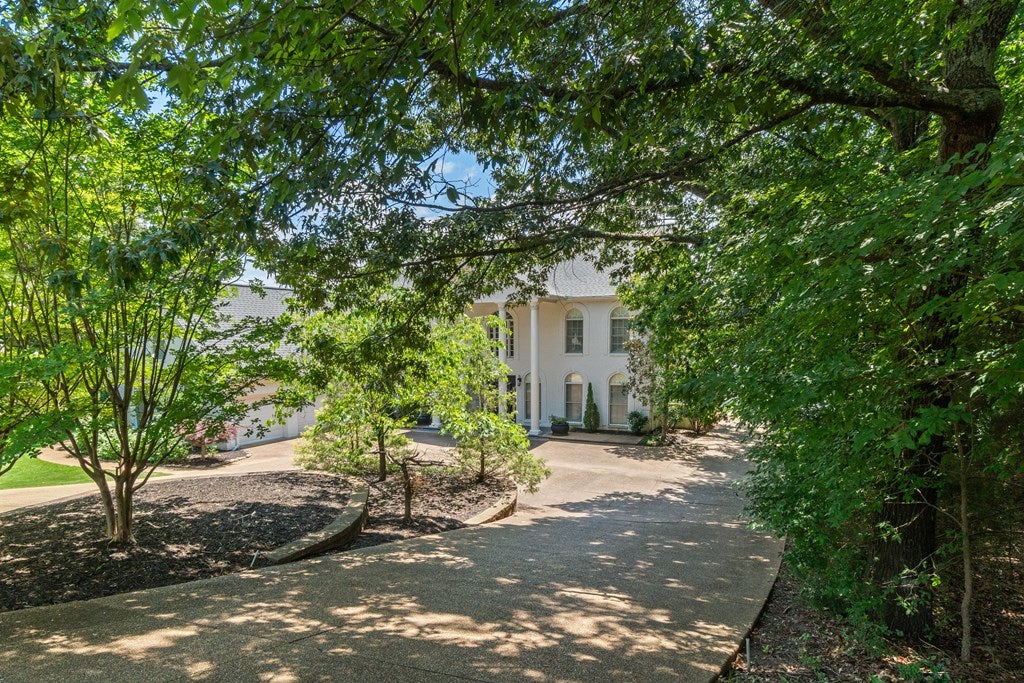 OXFORD, Mississippi, 38655, United States, 5 Bedrooms Bedrooms, ,6 BathroomsBathrooms,Residential,For Sale,1858310