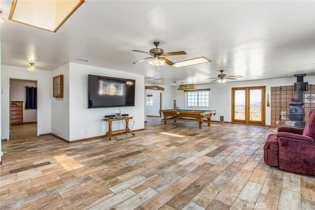 Oak Hills, California, 92344, United States, 3 Bedrooms Bedrooms, ,4 BathroomsBathrooms,Residential,For Sale,1974098