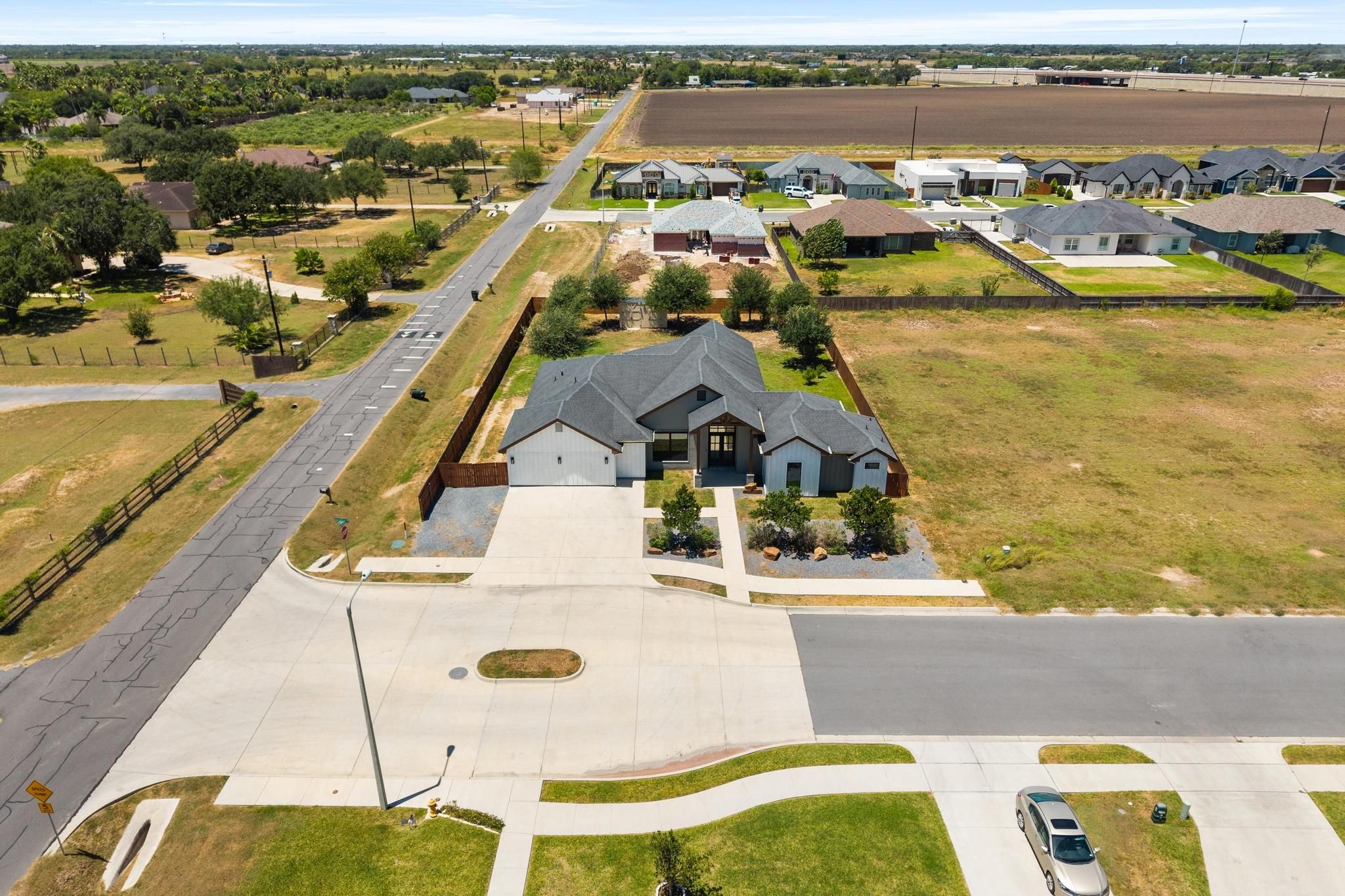  Elevated South Texas Living - 物件實景