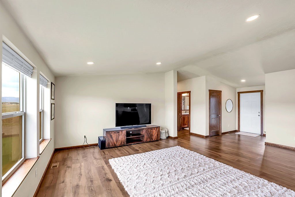 Donnelly, Idaho, 83615, United States, 3 Bedrooms Bedrooms, ,1 BathroomBathrooms,Residential,For Sale,2005150