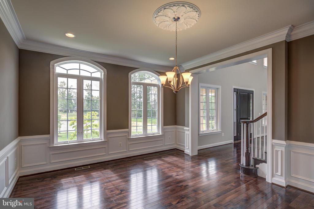 4616 Fairfax Manor Court, Chantilly, Virginia, 20151, United States, 4 Bedrooms Bedrooms, ,6 BathroomsBathrooms,Residential,For Sale,4616 Fairfax Manor Court,1430207