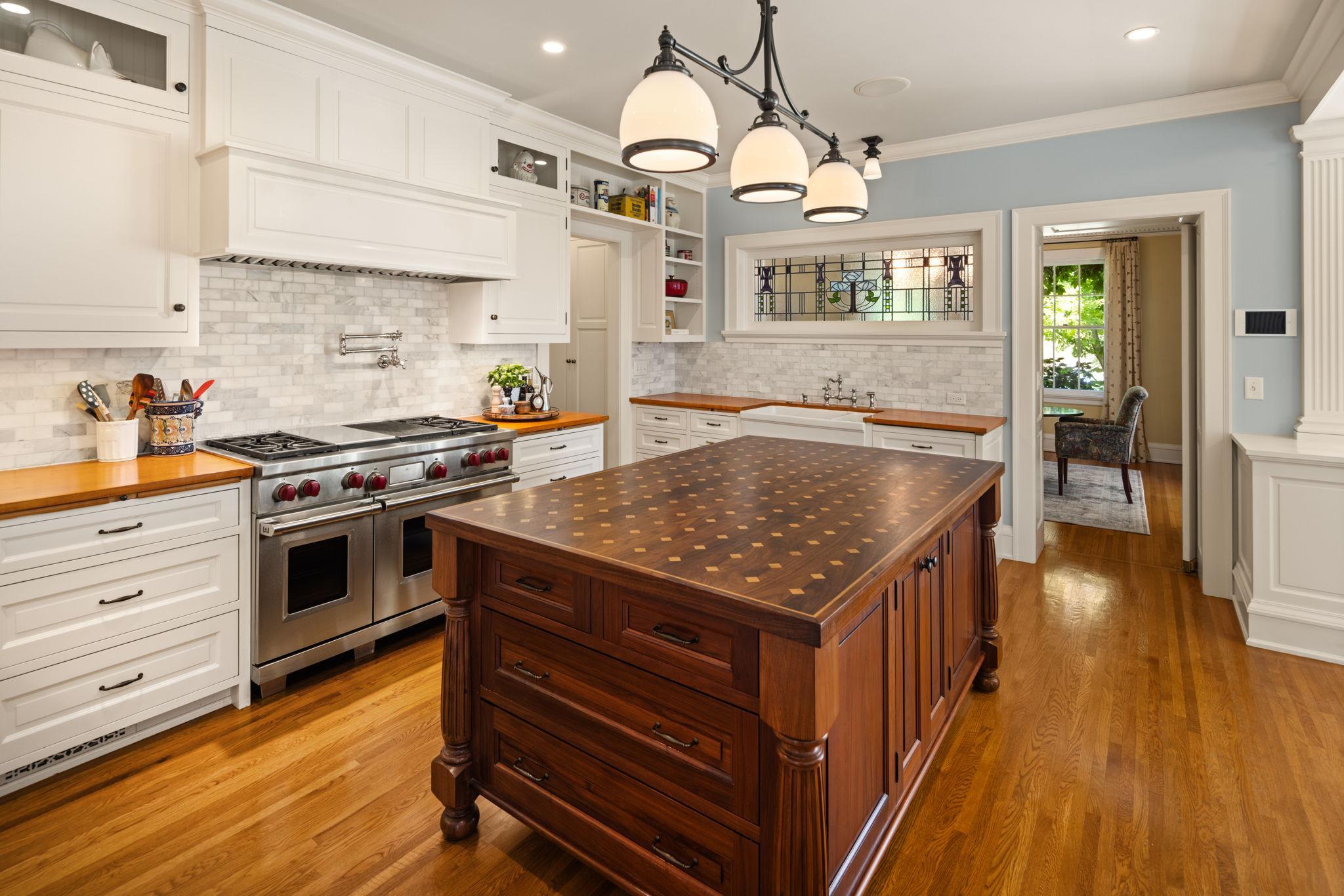 Minneapolis, Minnesota, 55405, United States, 5 Bedrooms Bedrooms, ,3 BathroomsBathrooms,Residential,For Sale,2000918