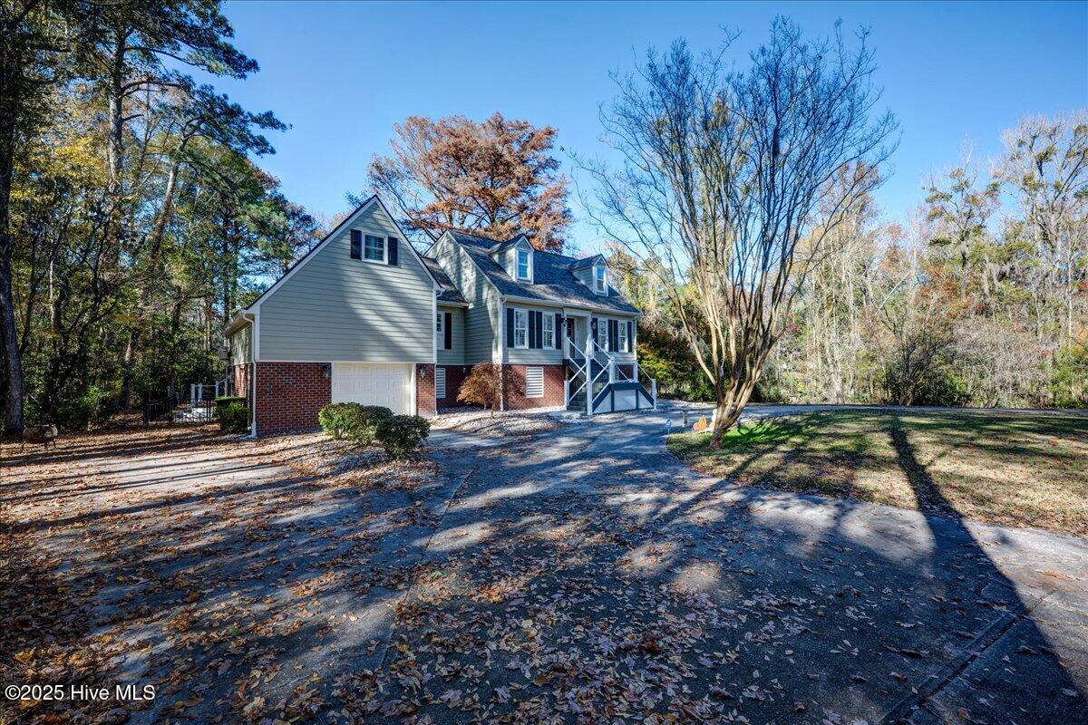 Trent Woods, North Carolina, 28562, United States, 4 Bedrooms Bedrooms, ,3 BathroomsBathrooms,Residential,For Sale,1997785