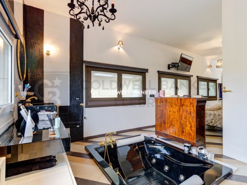 Barcelona, Barcelona, Sarri? - Sant Gervasi, Vallv, Barcelona, Catalonia, ES, 6 Bedrooms Bedrooms, ,4 BathroomsBathrooms,Residential,For Sale,Barcelona, Barcelona, Sarri? - Sant Gervasi, Vallv,1448658
