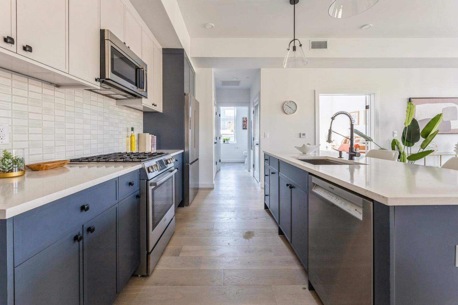 425 3rd St Unit 202, Jersey City, New Jersey, 07302, United States, 2 Bedrooms Bedrooms, ,2 BathroomsBathrooms,Residential,For Sale,425 3rd St Unit 202,1674924