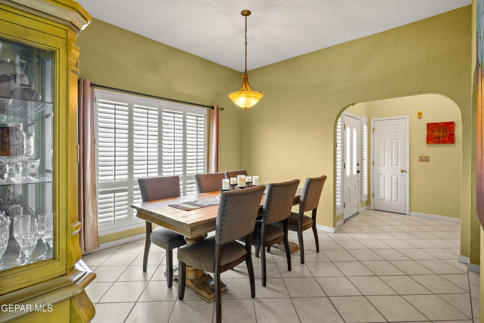 El Paso, Texas, 79912, United States, 4 Bedrooms Bedrooms, ,2 BathroomsBathrooms,Residential,For Sale,1921658