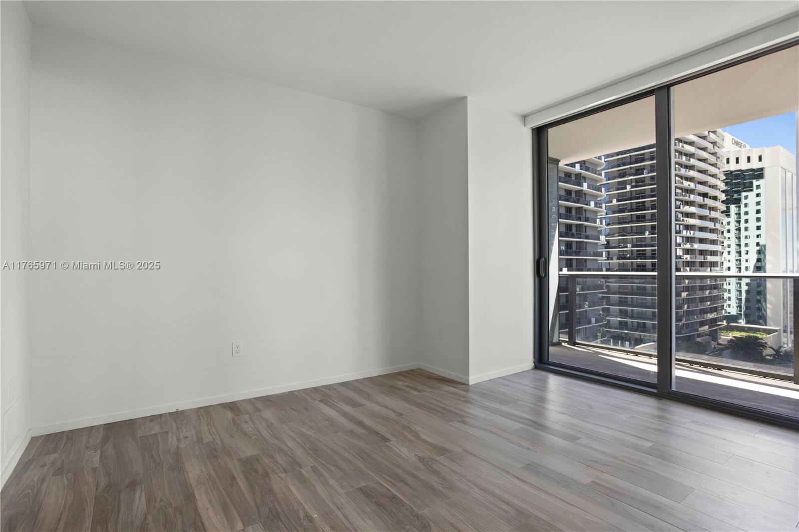 Miami, Florida, 33130, United States, 3 Bedrooms Bedrooms, ,3 BathroomsBathrooms,Residential,For Sale,1743213