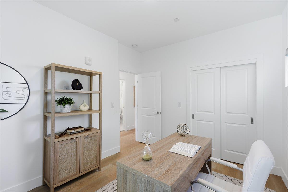 Mountain View, California, 94043, United States, 4 Bedrooms Bedrooms, ,4 BathroomsBathrooms,Residential,For Sale,1989678