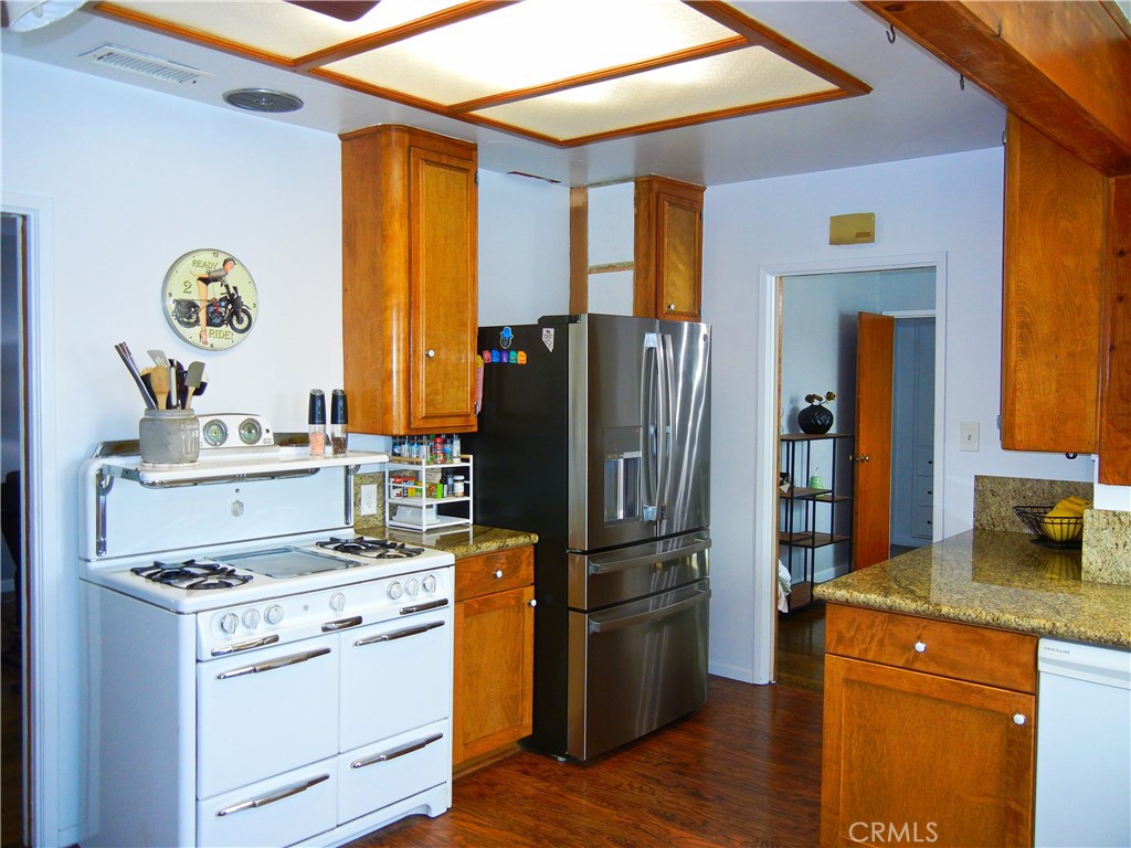 Ontario, California, 91762, United States, 4 Bedrooms Bedrooms, ,1 BathroomBathrooms,Residential,For Sale,1936943