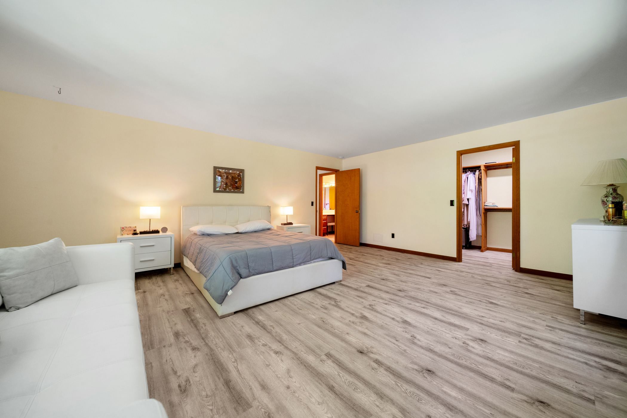 Gatlinburg, Tennessee, 37738, United States, 4 Bedrooms Bedrooms, ,3 BathroomsBathrooms,Residential,For Sale,1974957