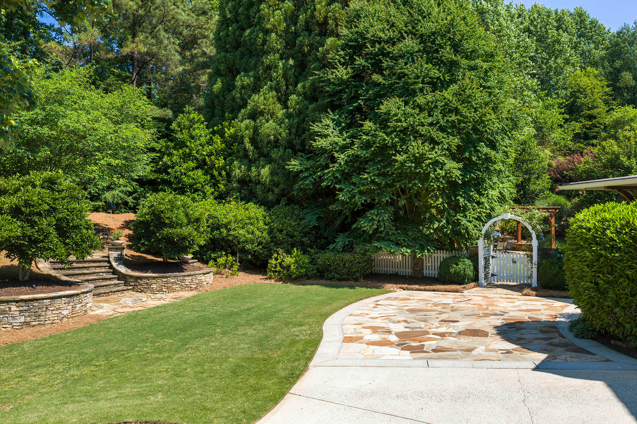  Estate-style Living in One of Milton